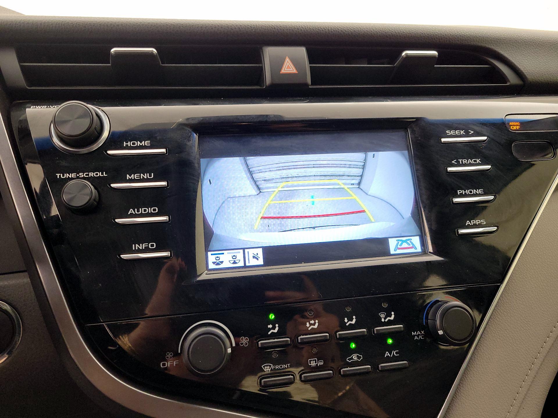 Thumbnail: 2018 Toyota Camry - 14