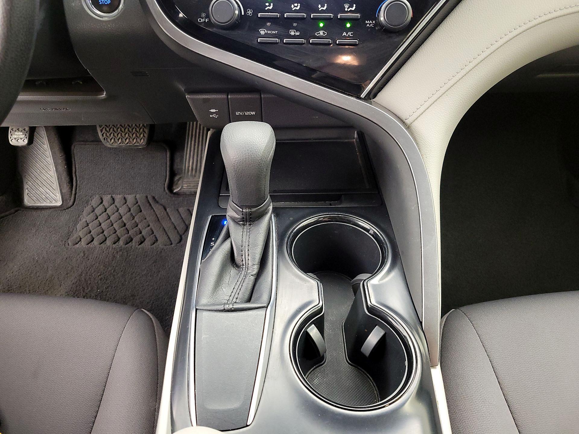 Thumbnail: 2018 Toyota Camry - 17