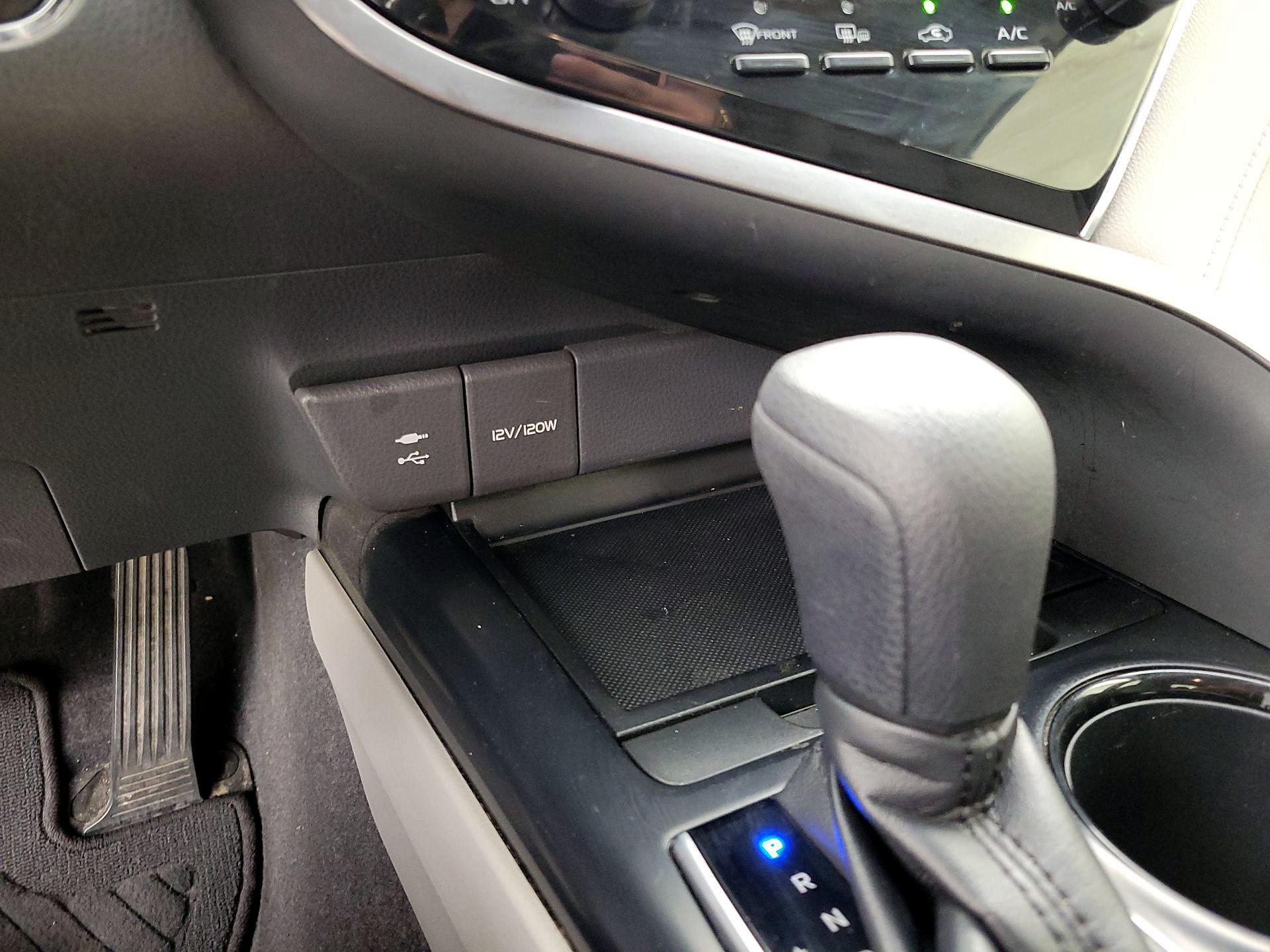 Thumbnail: 2018 Toyota Camry - 18