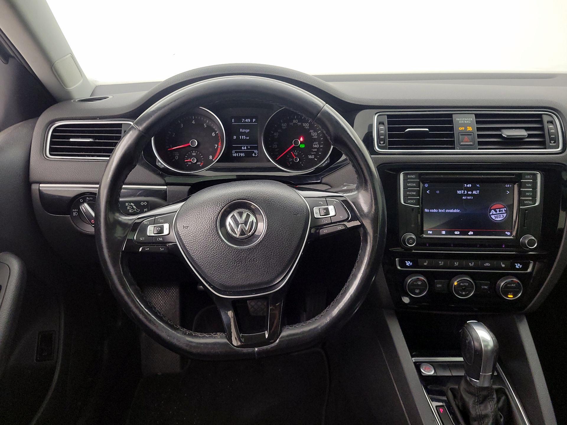Thumbnail: 2017 Volkswagen Jetta - 10