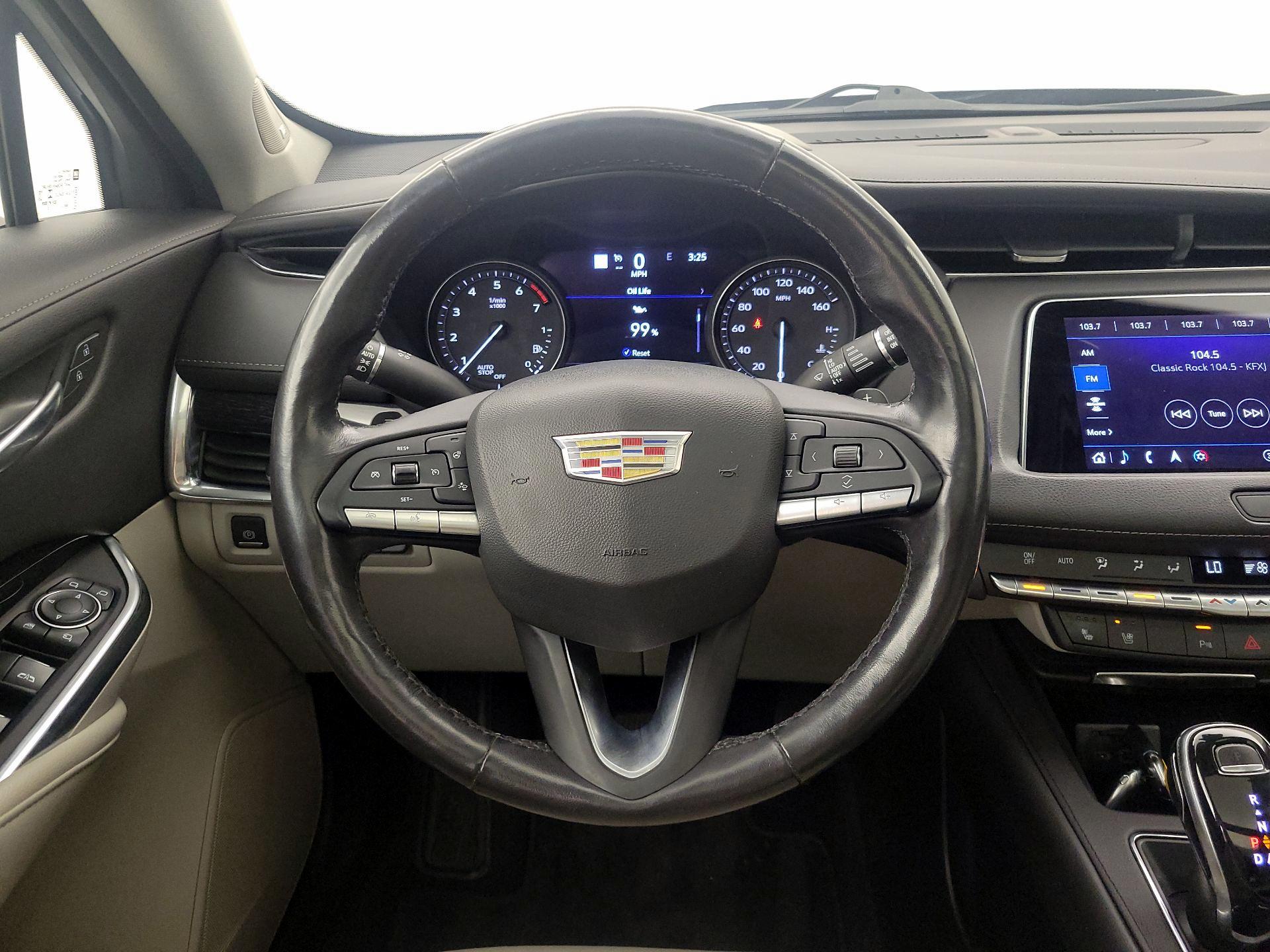 Thumbnail: 2020 Cadillac XT4 - 10