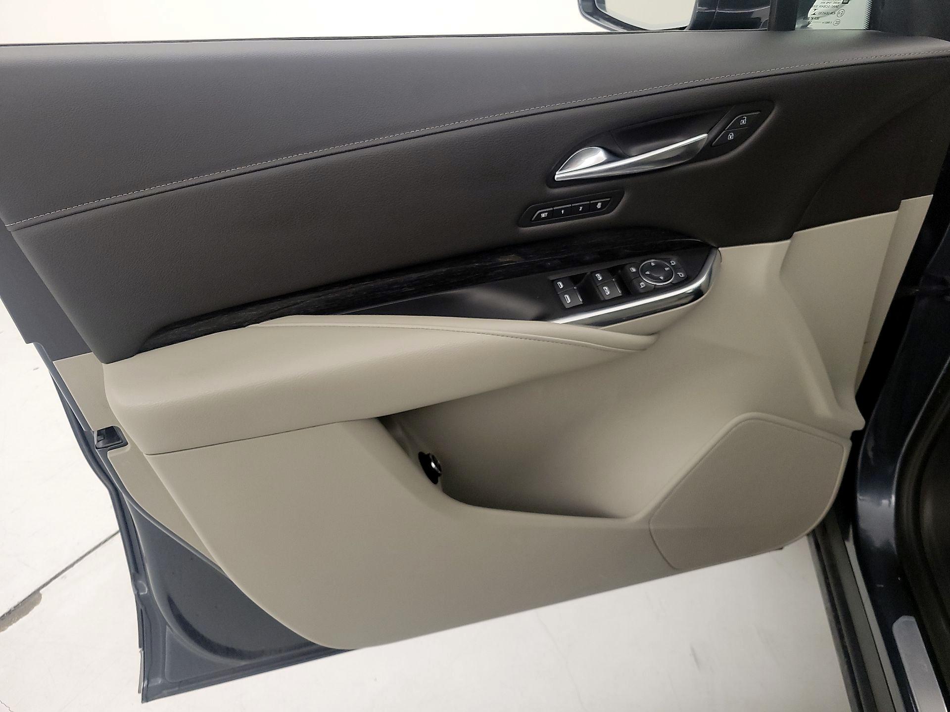 Thumbnail: 2020 Cadillac XT4 - 12