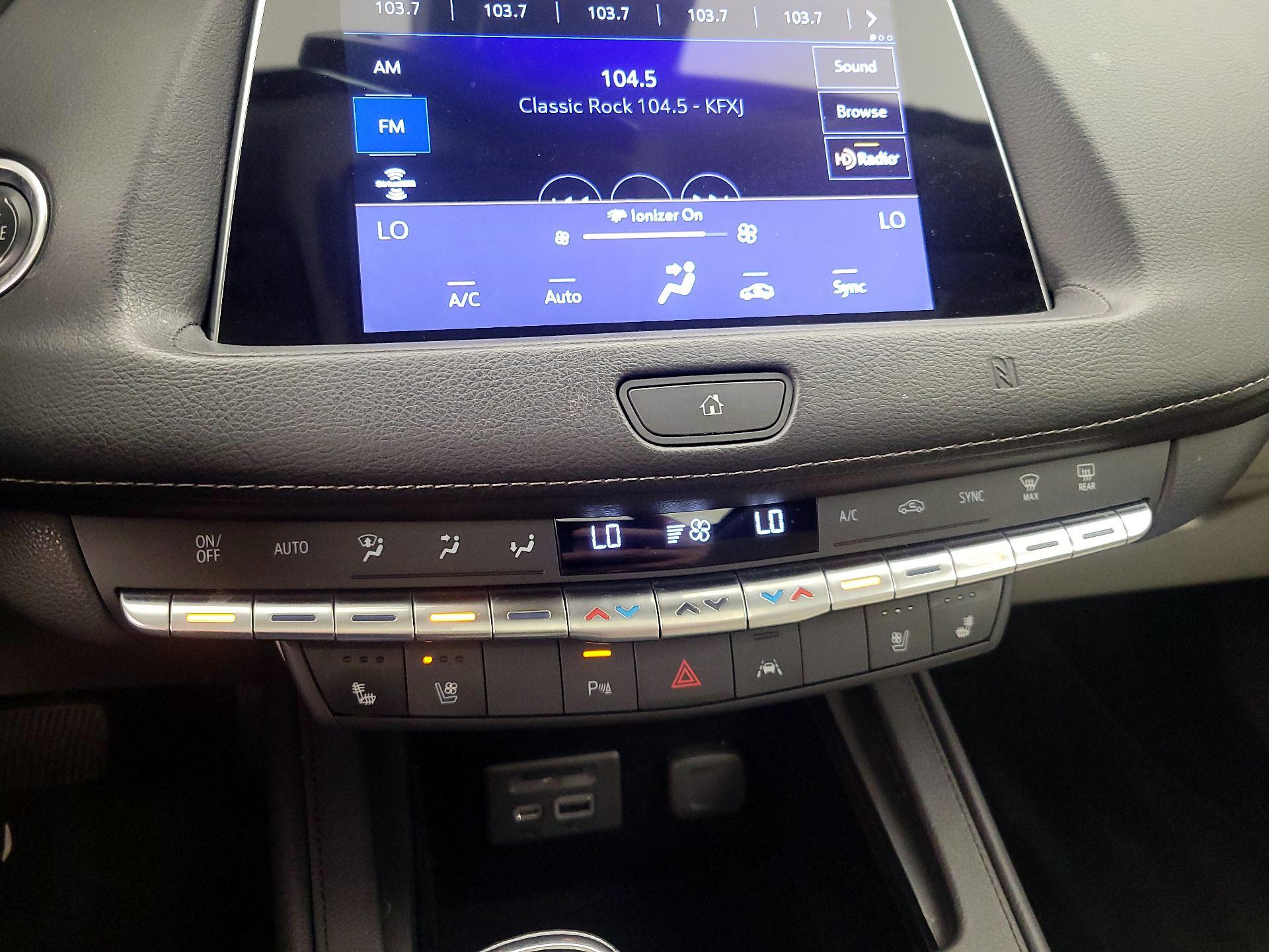 Thumbnail: 2020 Cadillac XT4 - 16