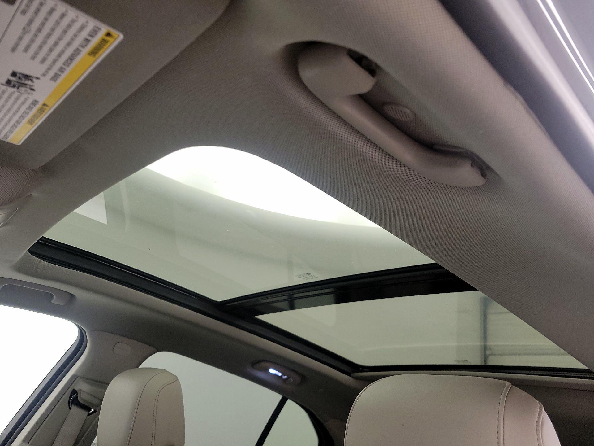 Thumbnail: 2020 Cadillac XT4 - 19