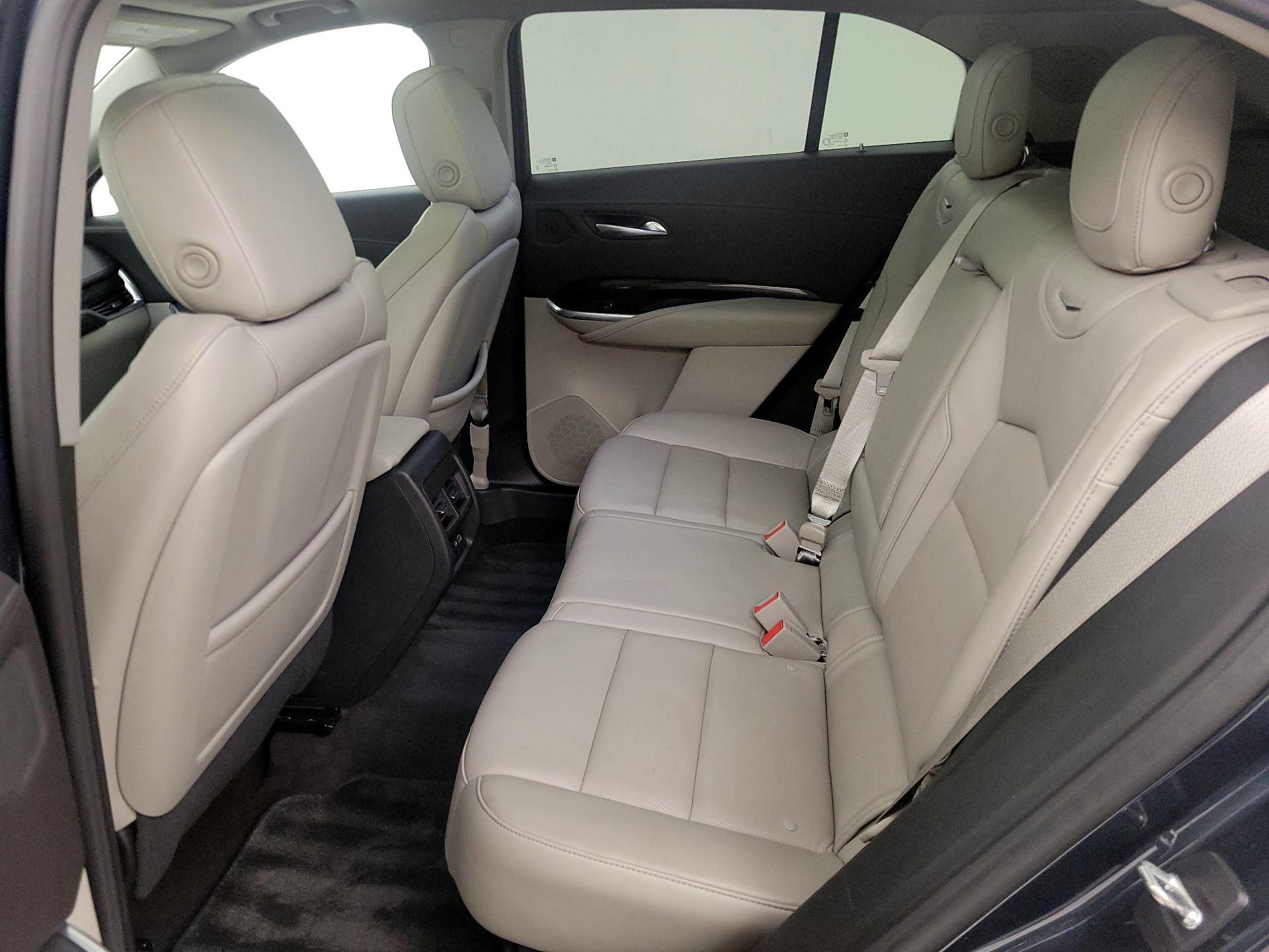 Thumbnail: 2020 Cadillac XT4 - 20