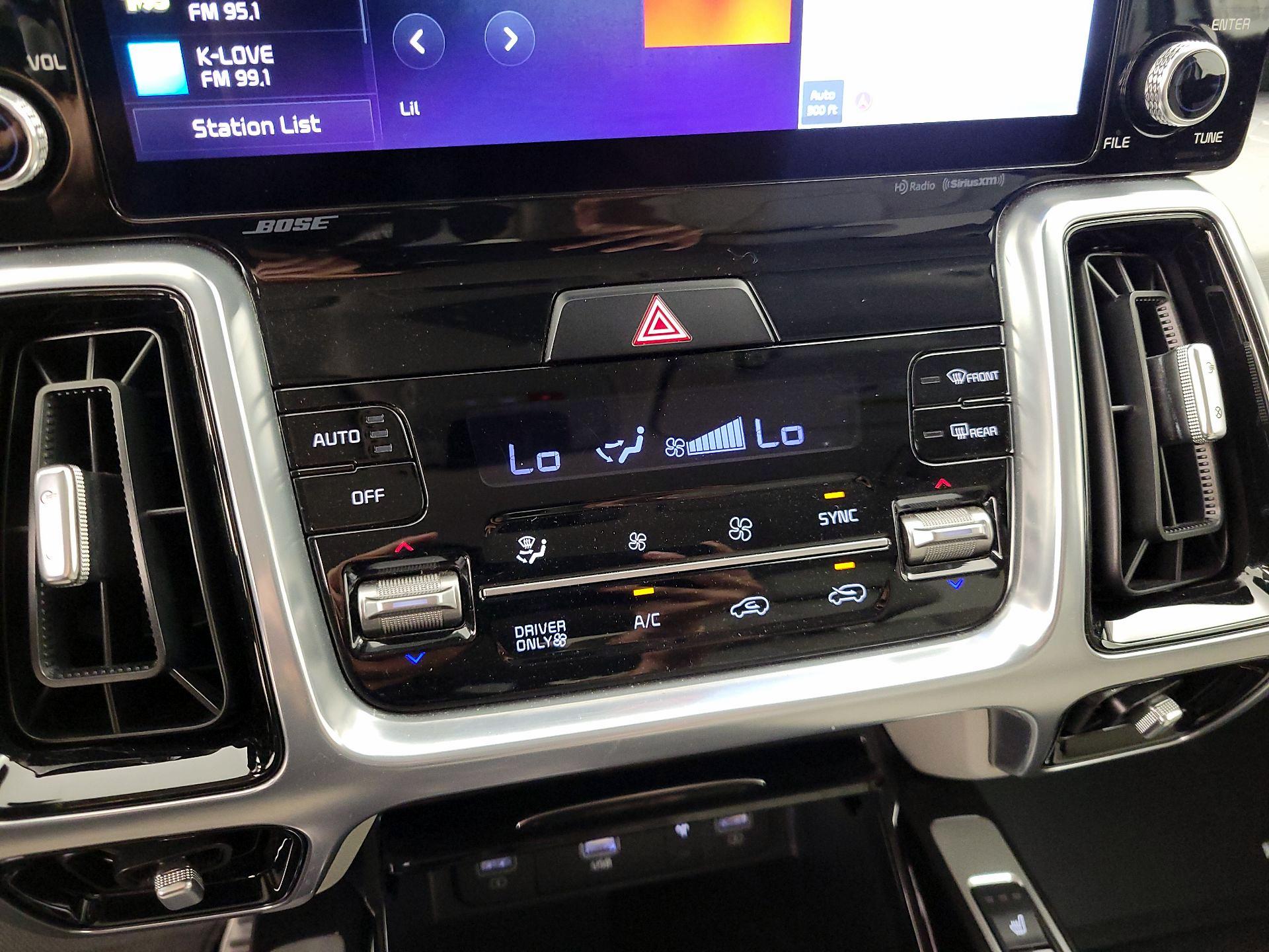 Thumbnail: 2023 Kia Sorento - 17
