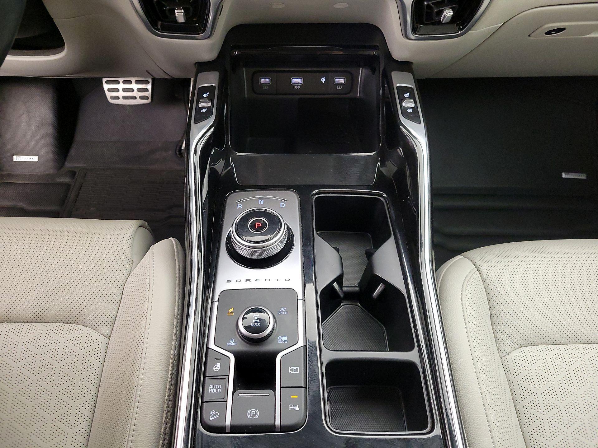 Thumbnail: 2023 Kia Sorento - 18