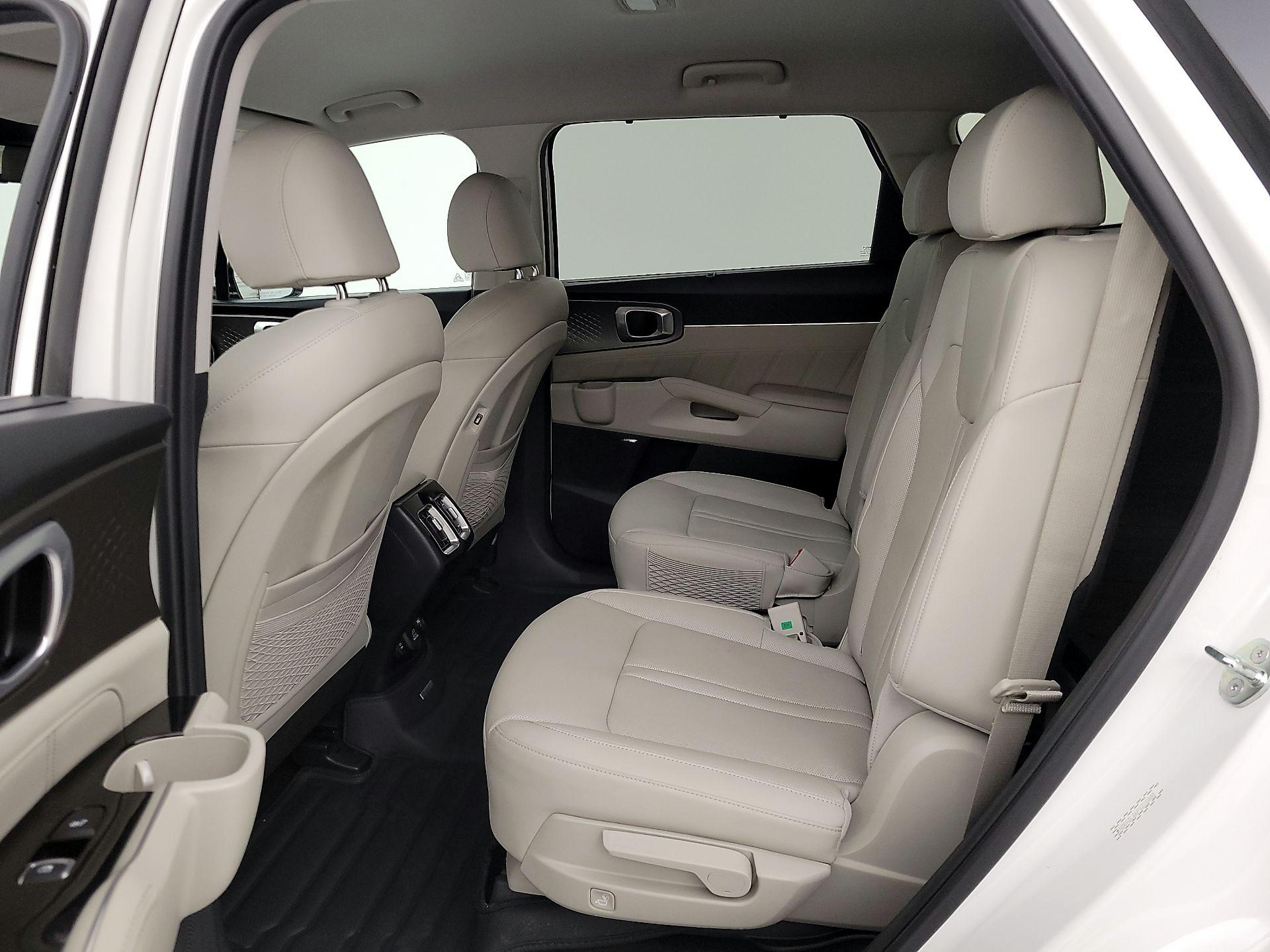 Thumbnail: 2023 Kia Sorento - 20