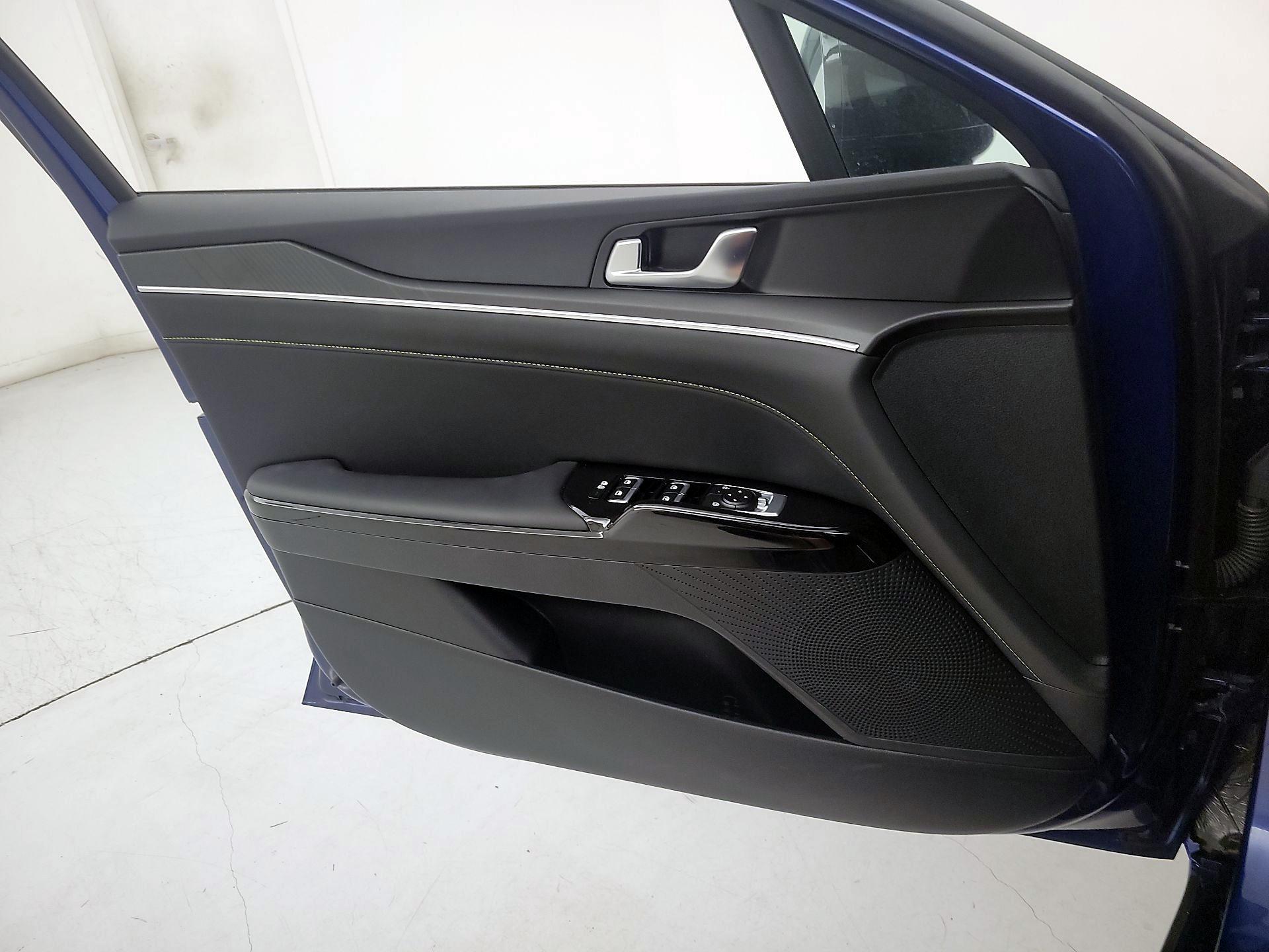 Thumbnail: 2025 Kia K5 - 12