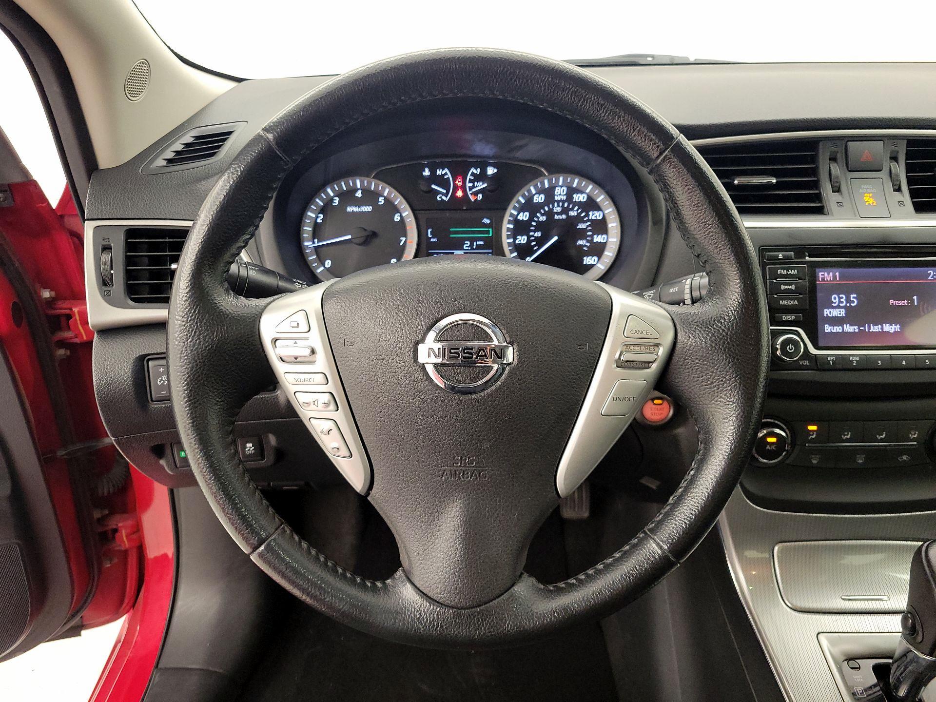 Thumbnail: 2015 Nissan Sentra - 10
