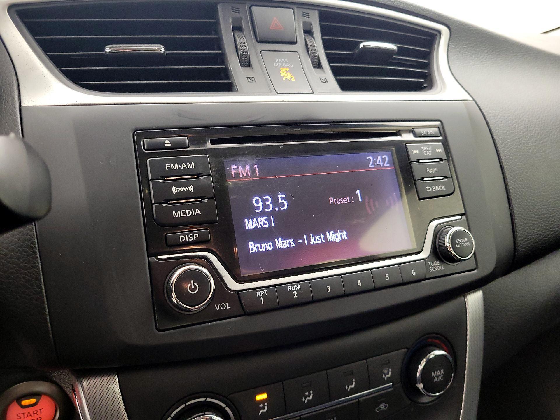 Thumbnail: 2015 Nissan Sentra - 15