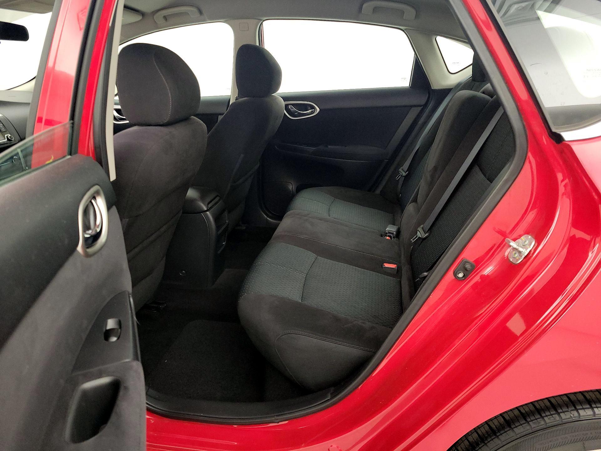 Thumbnail: 2015 Nissan Sentra - 19
