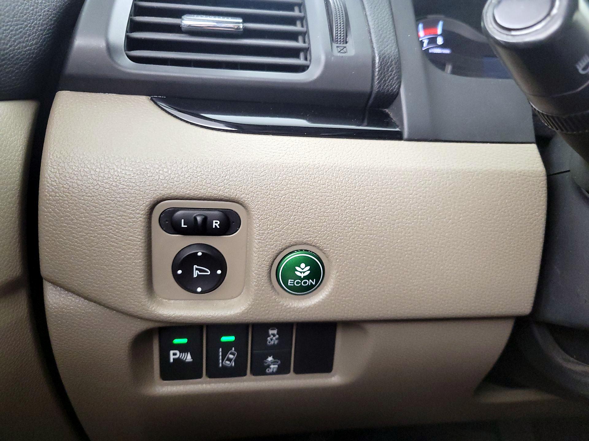 Thumbnail: 2016 Honda Pilot - 13