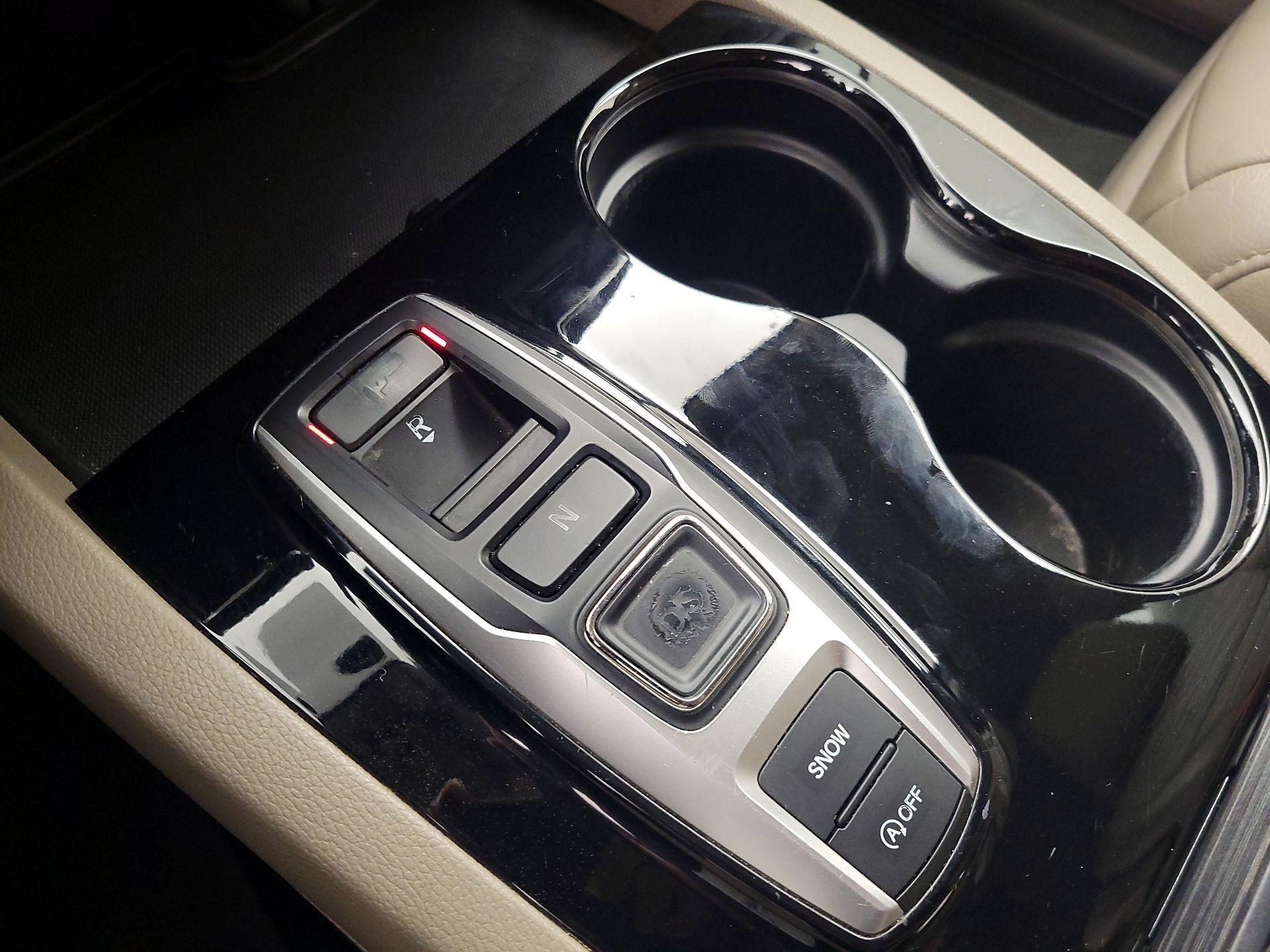 Thumbnail: 2016 Honda Pilot - 18
