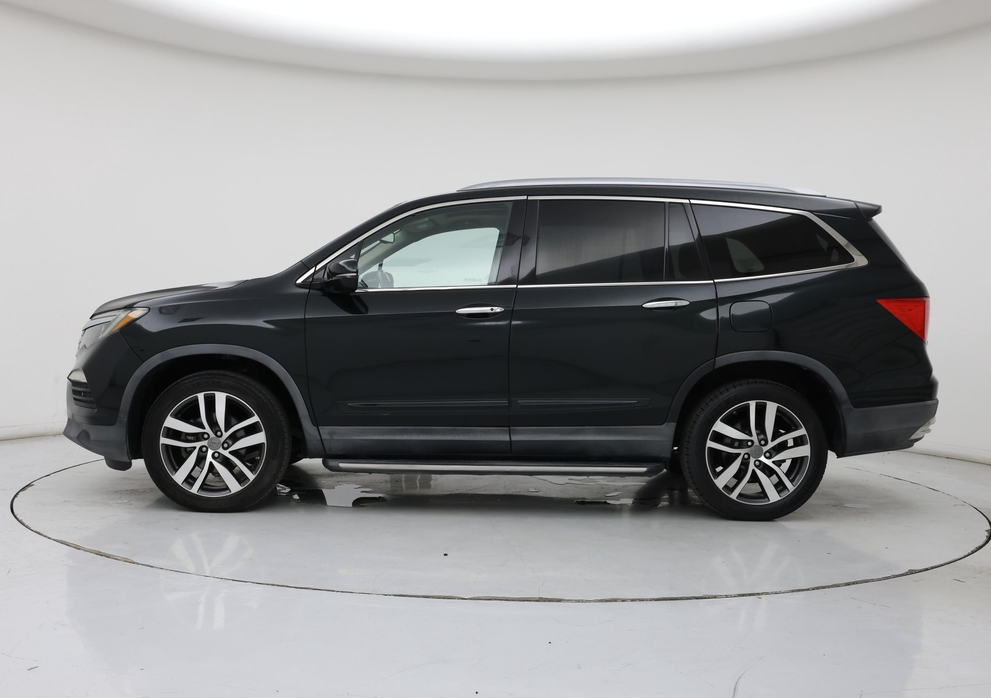 Thumbnail: 2016 Honda Pilot - 3