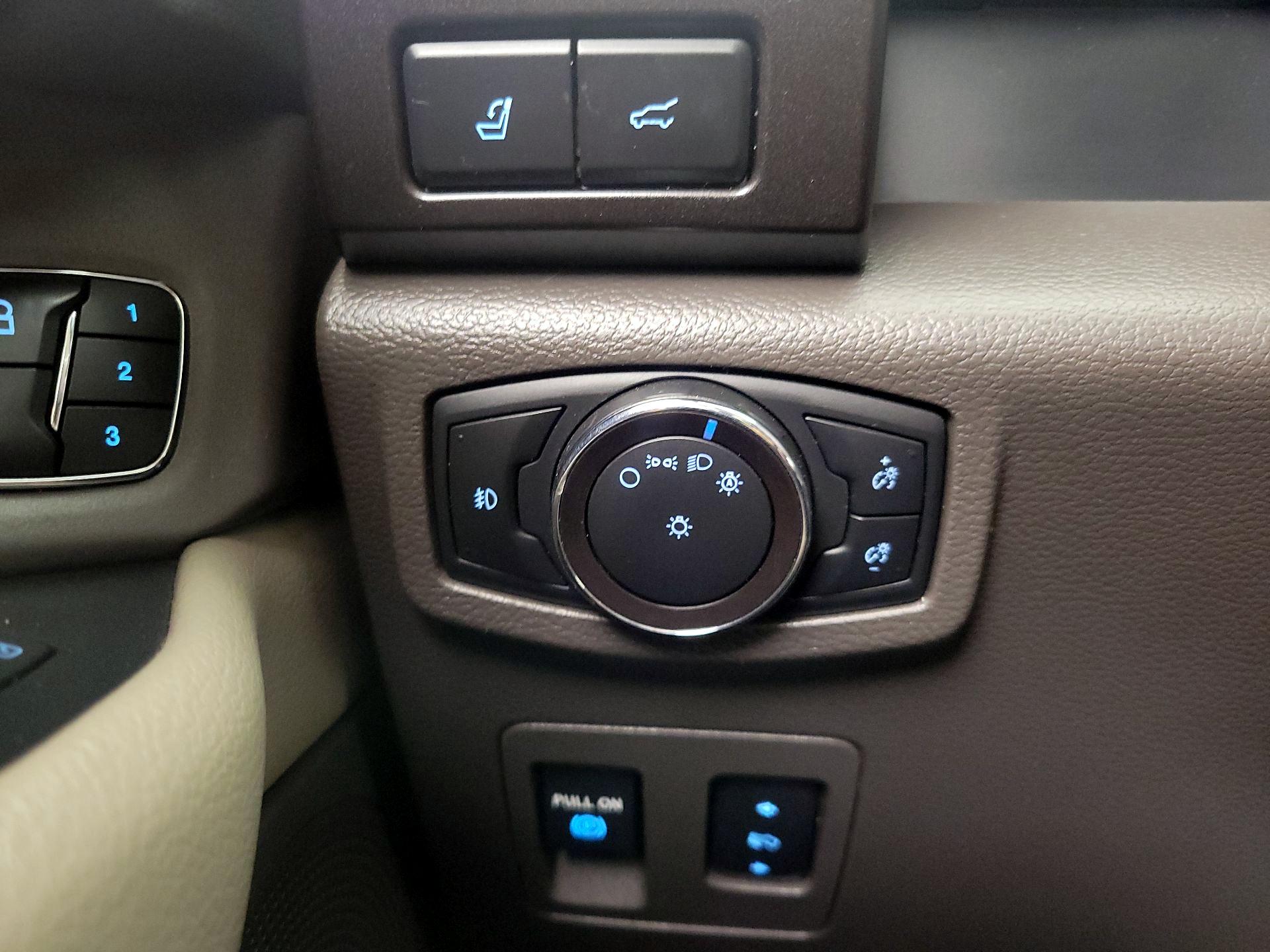 Thumbnail: 2019 Ford Expedition - 13