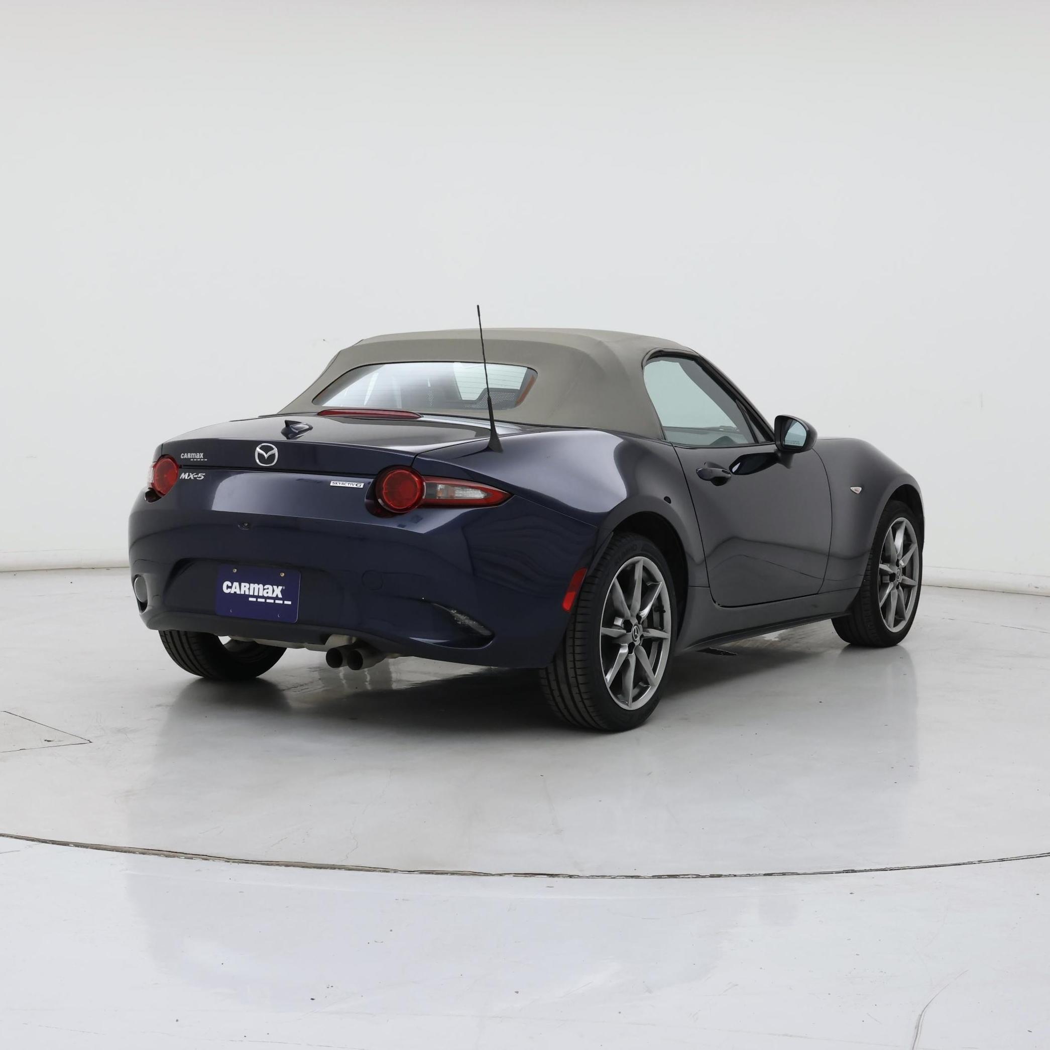 Thumbnail: 2021 Mazda MX-5 Miata - 8