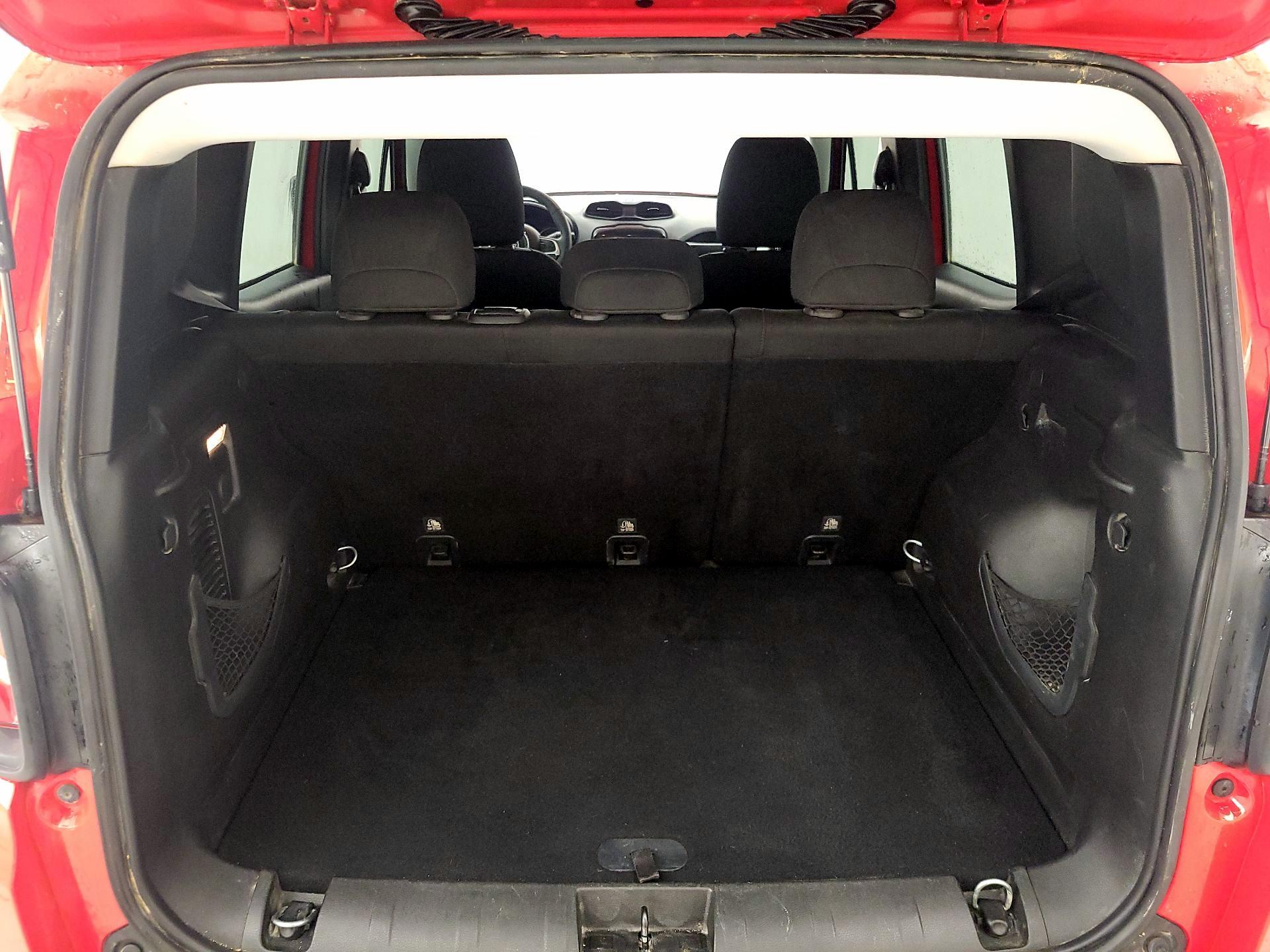 Thumbnail: 2018 Jeep Renegade - 20