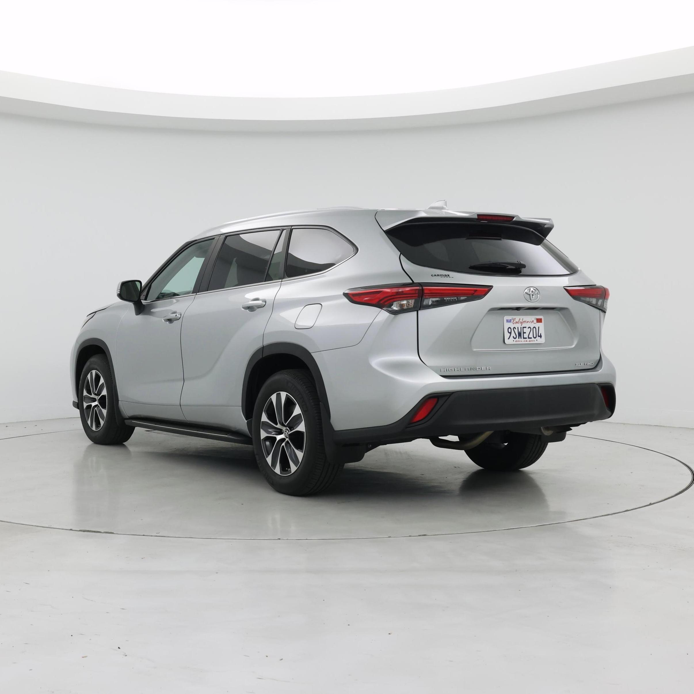 Thumbnail: 2023 Toyota Highlander - 2