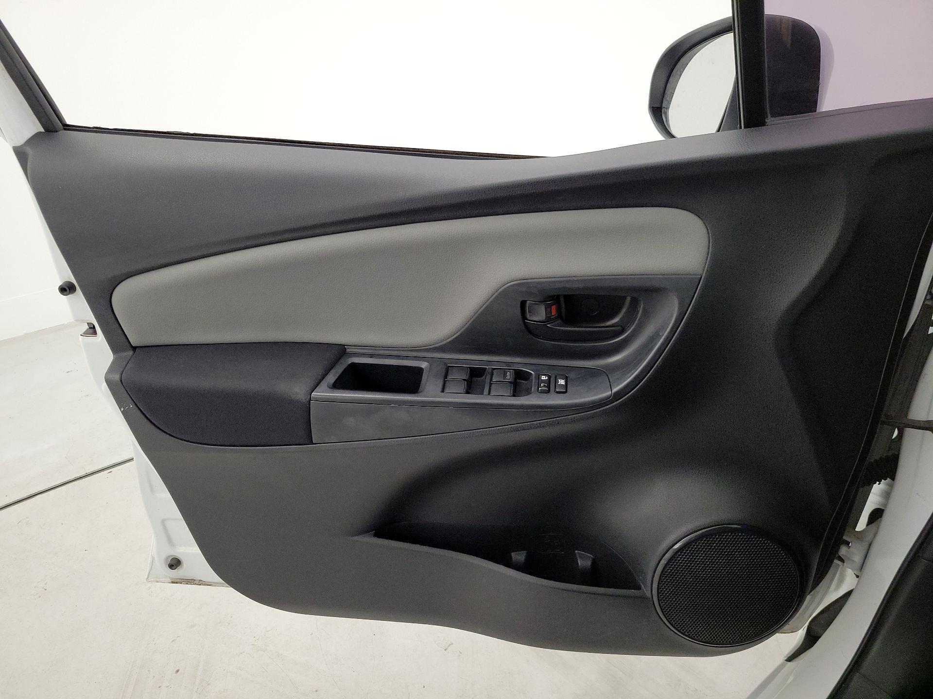 Thumbnail: 2017 Toyota Yaris - 12