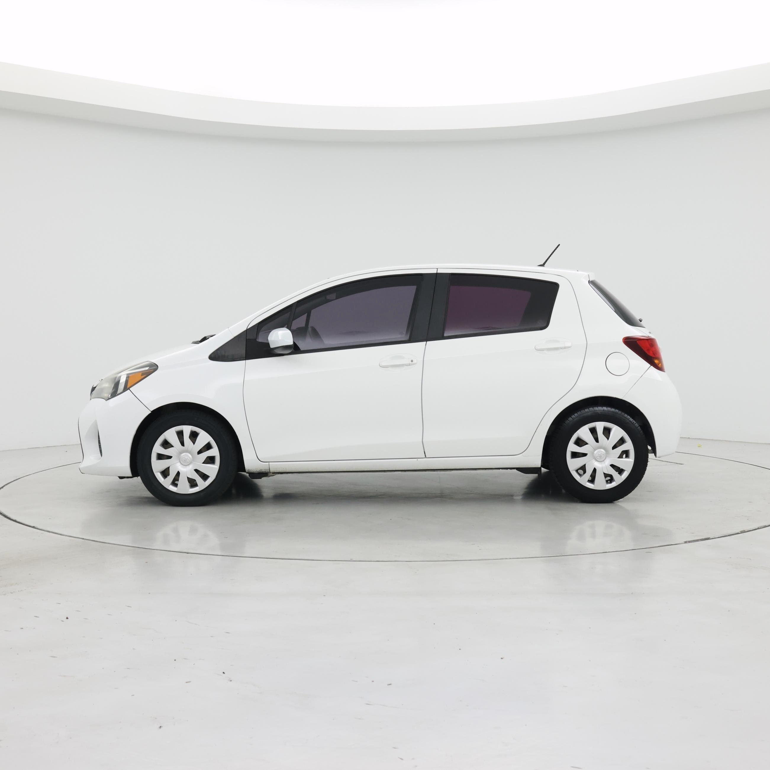 Thumbnail: 2017 Toyota Yaris - 3