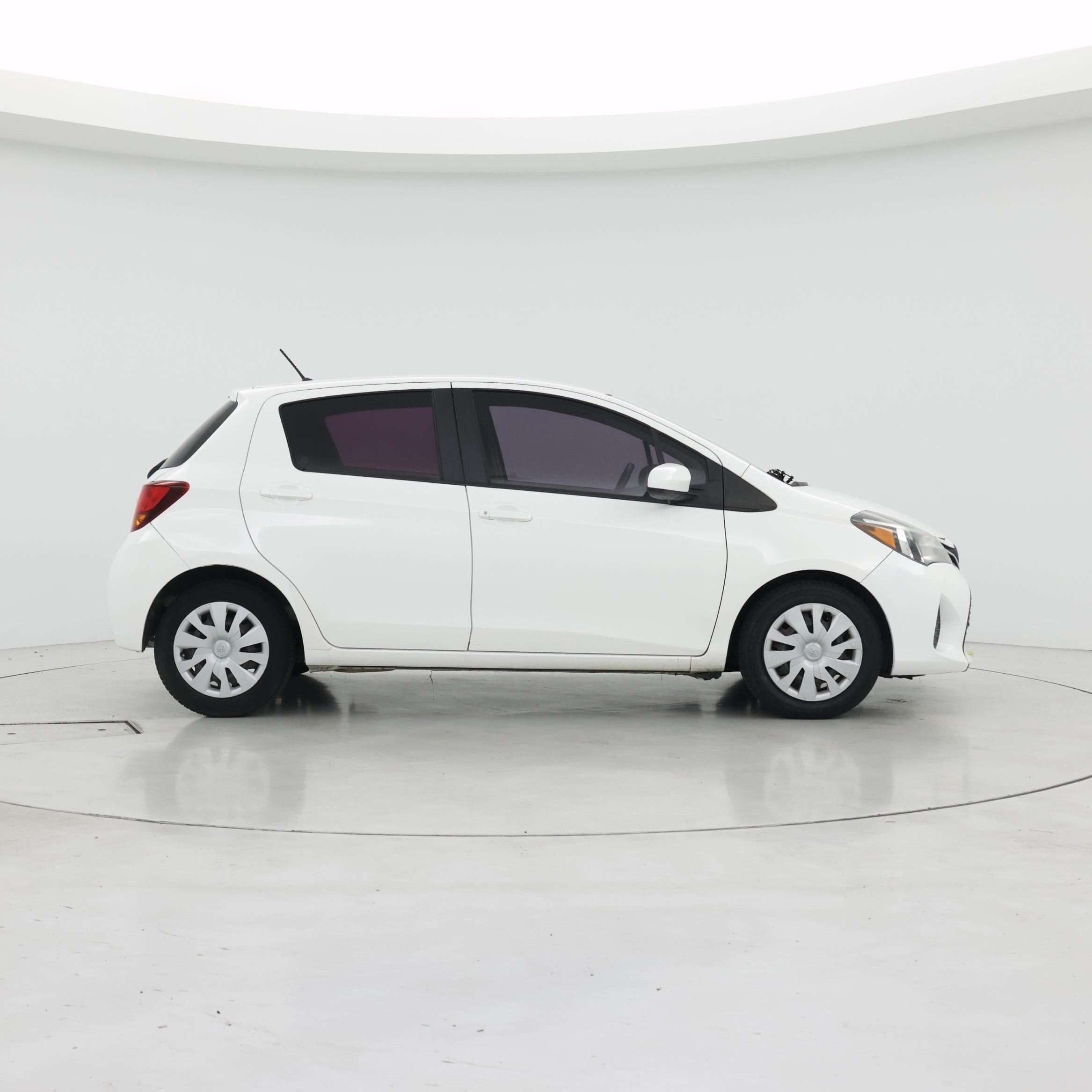 Thumbnail: 2017 Toyota Yaris - 7