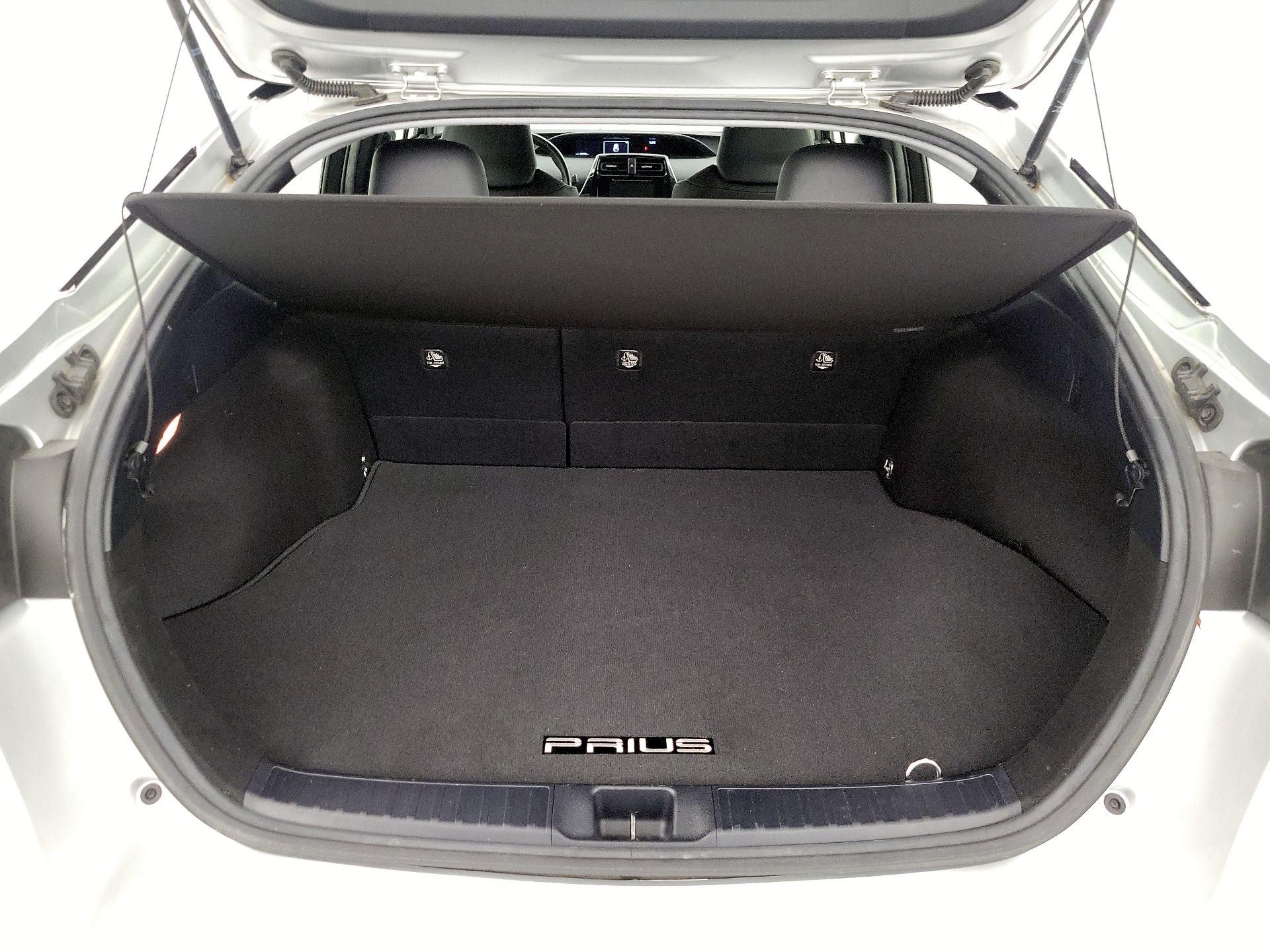 Thumbnail: 2016 Toyota Prius - 18