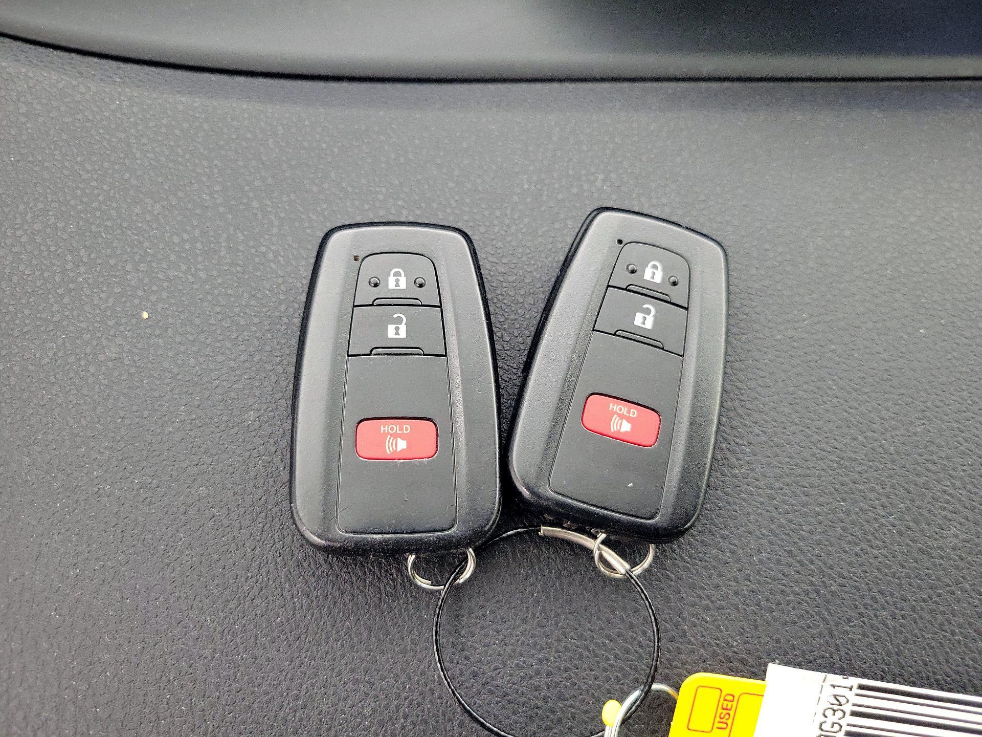 Thumbnail: 2016 Toyota Prius - 20