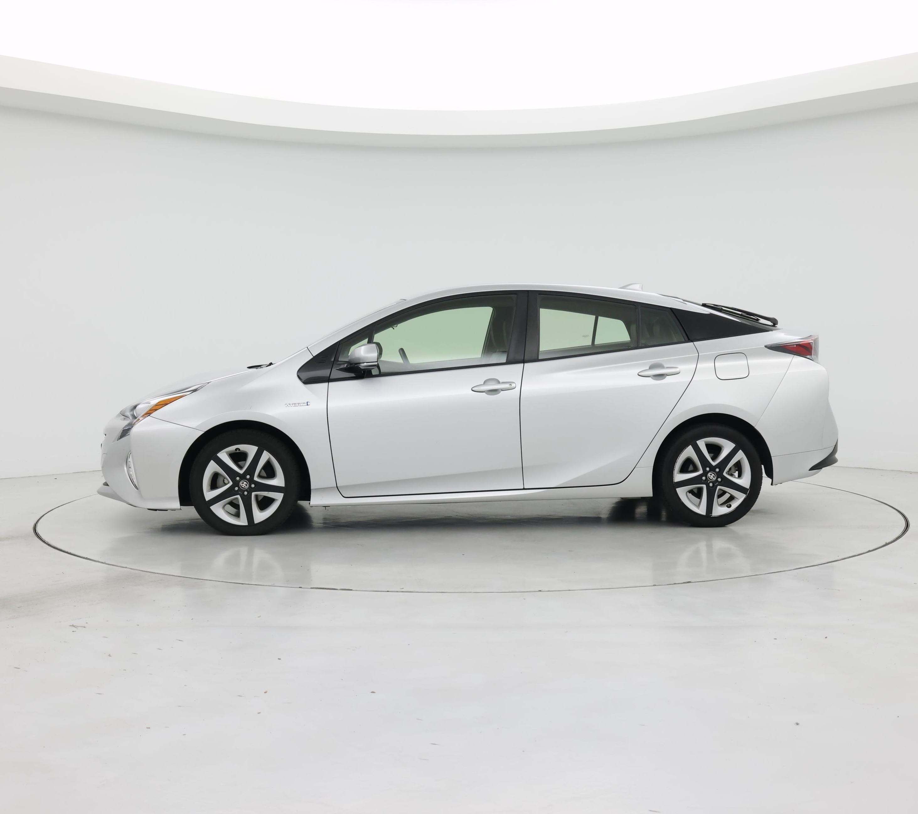 Thumbnail: 2016 Toyota Prius - 3