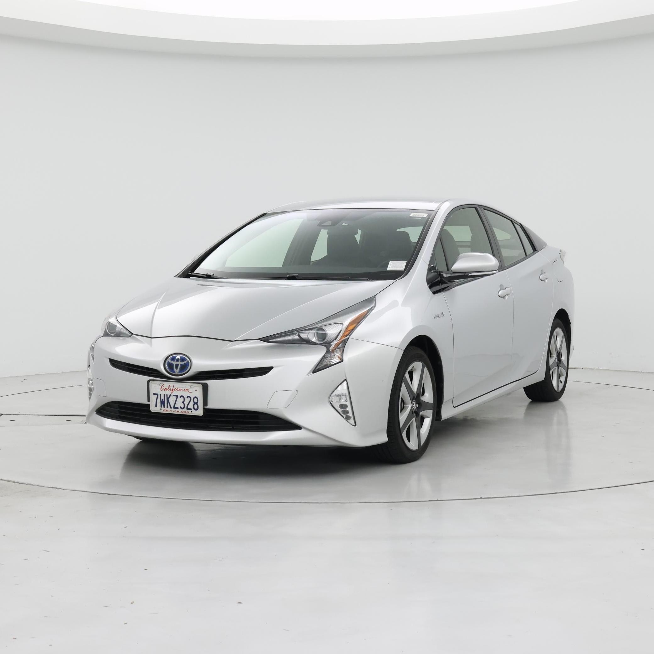 Thumbnail: 2016 Toyota Prius - 4