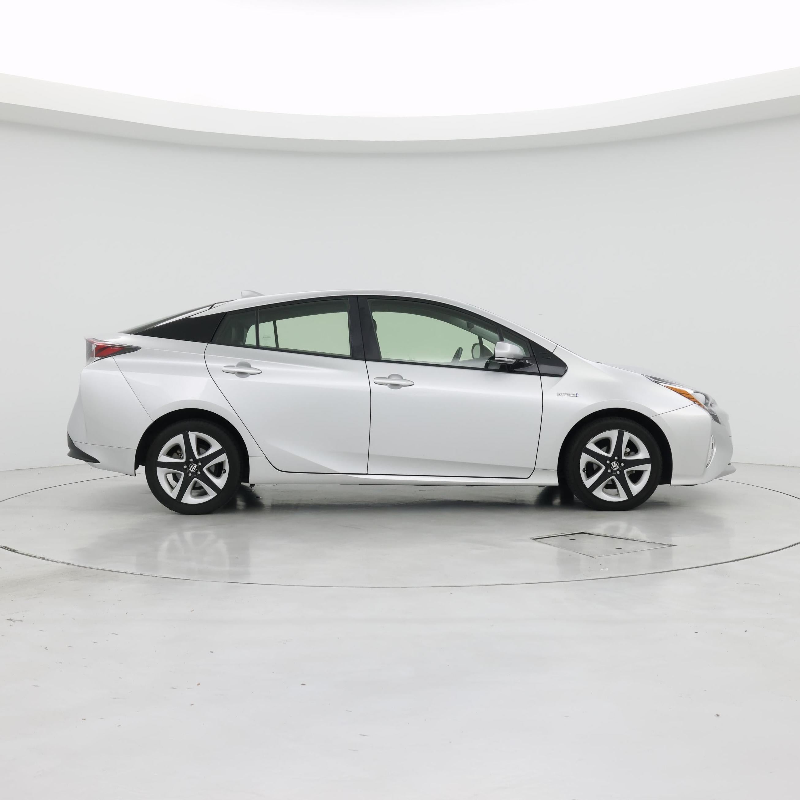 Thumbnail: 2016 Toyota Prius - 7