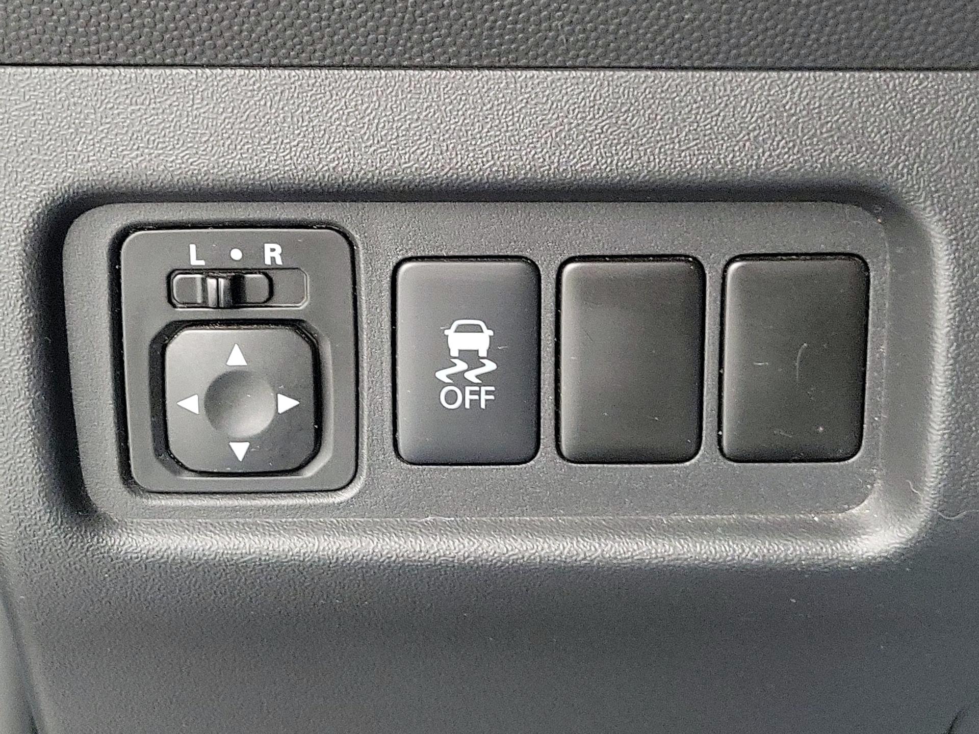 Thumbnail: 2015 Mitsubishi Mirage - 13