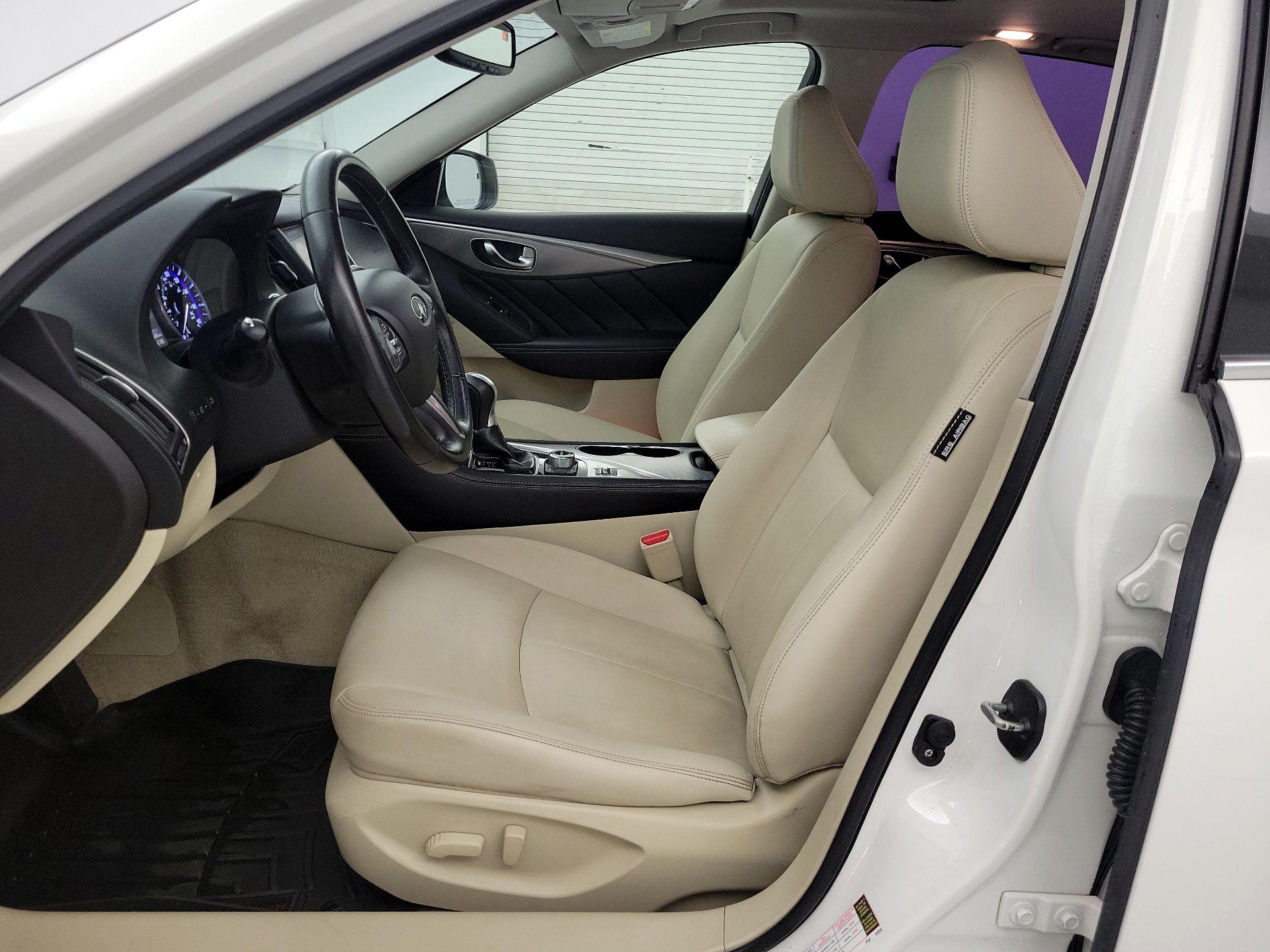 Thumbnail: 2015 INFINITI Q50 - 11