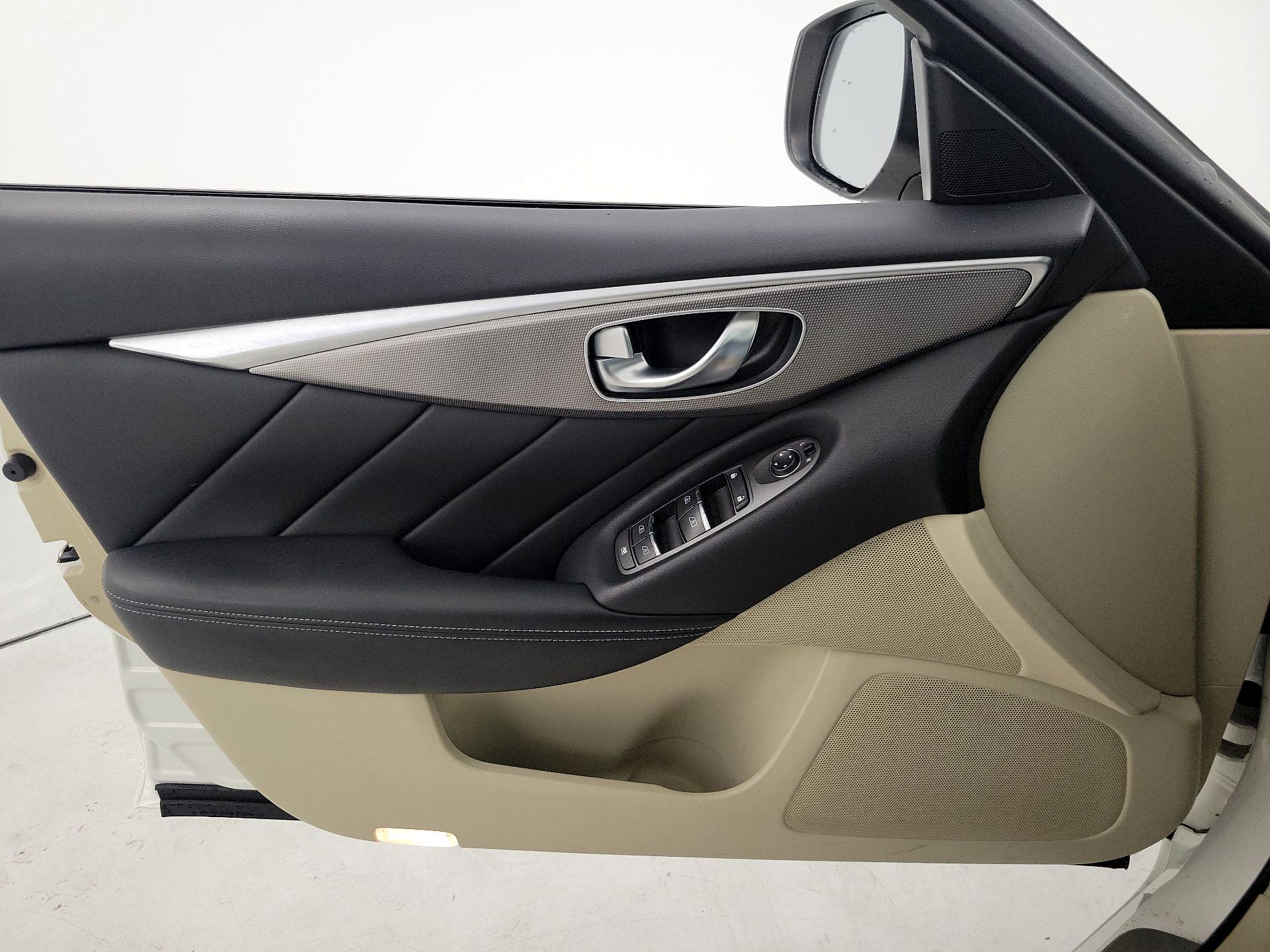 Thumbnail: 2015 INFINITI Q50 - 12