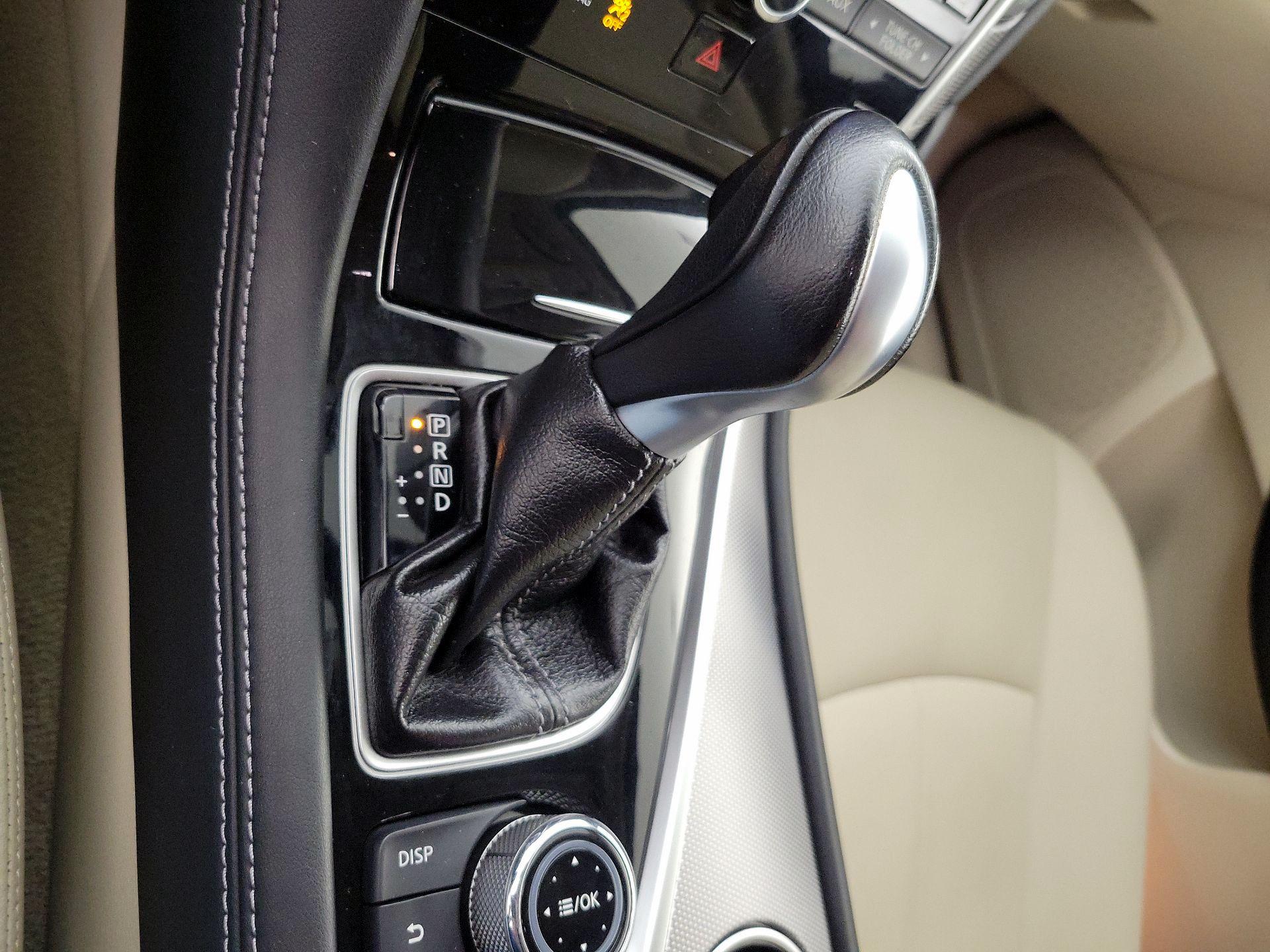 Thumbnail: 2015 INFINITI Q50 - 16