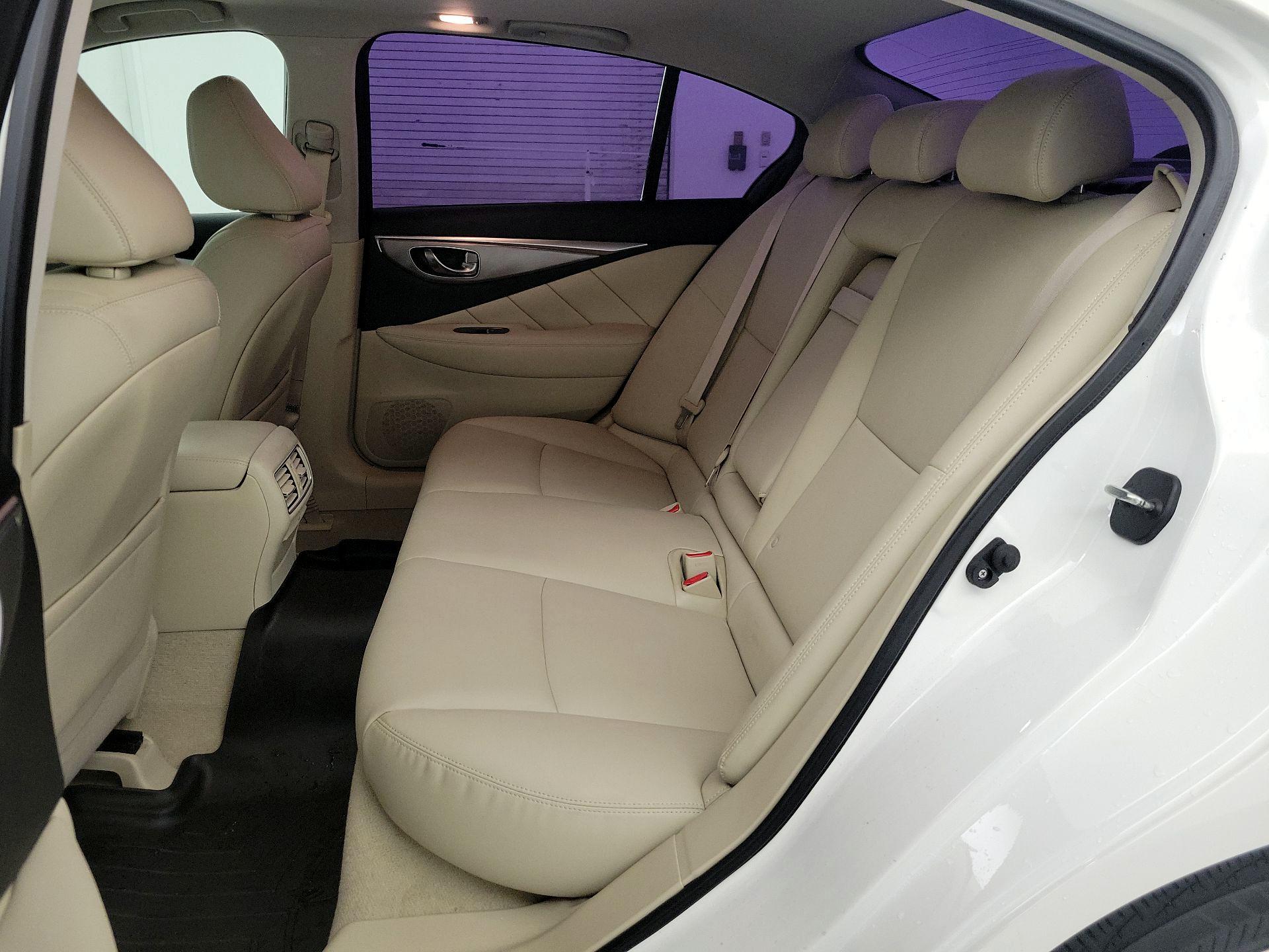 Thumbnail: 2015 INFINITI Q50 - 17