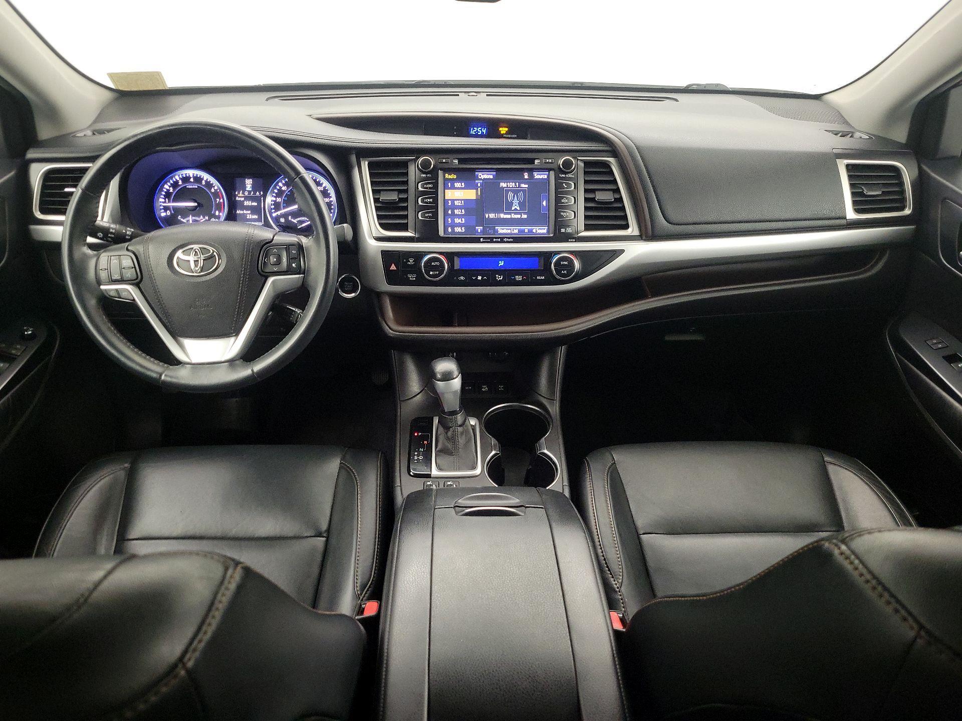 Thumbnail: 2016 Toyota Highlander - 9