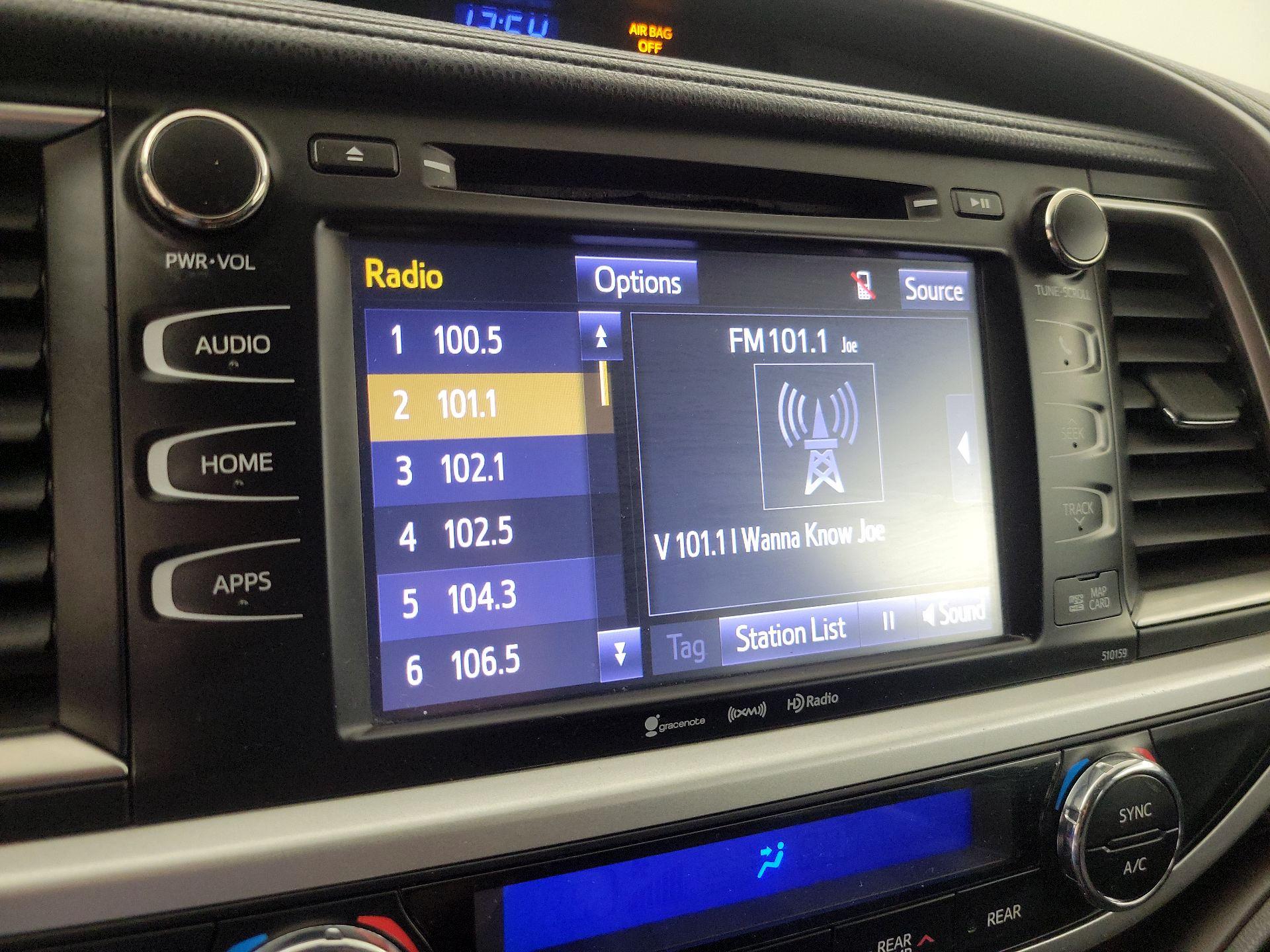 Thumbnail: 2016 Toyota Highlander - 14