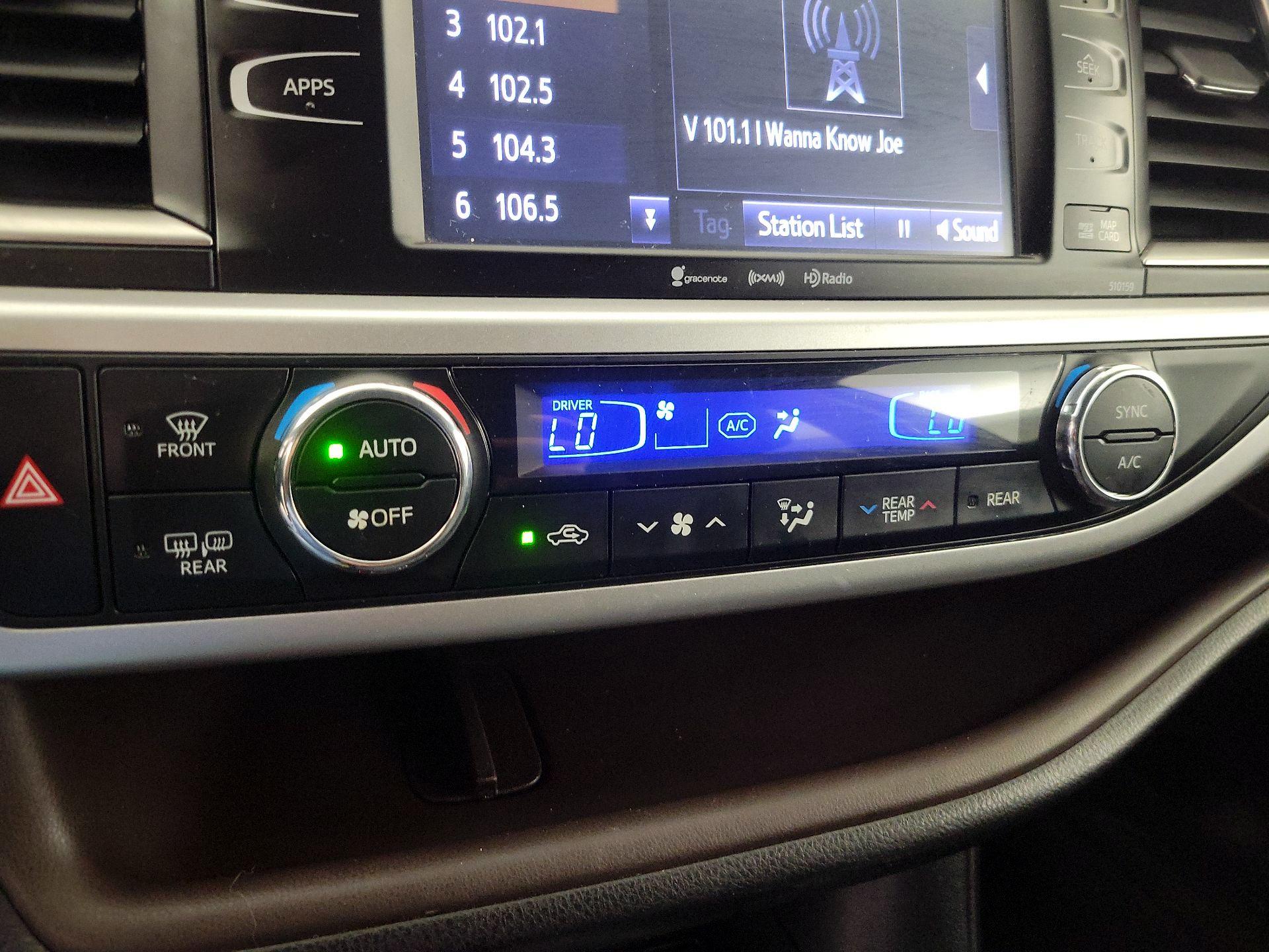 Thumbnail: 2016 Toyota Highlander - 15