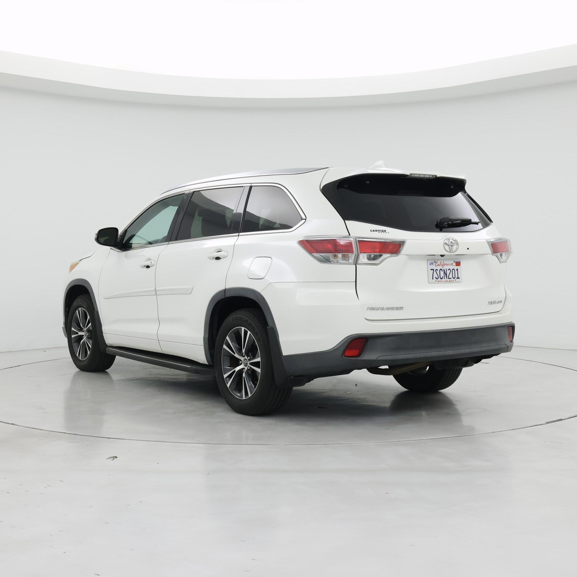 Thumbnail: 2016 Toyota Highlander - 2