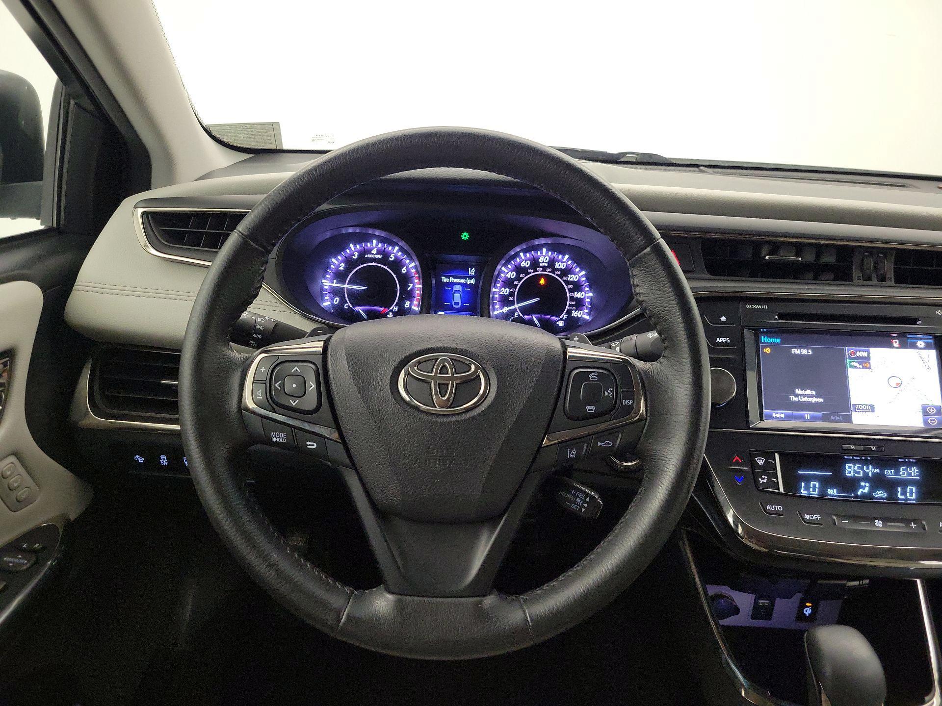 Thumbnail: 2017 Toyota Avalon - 10