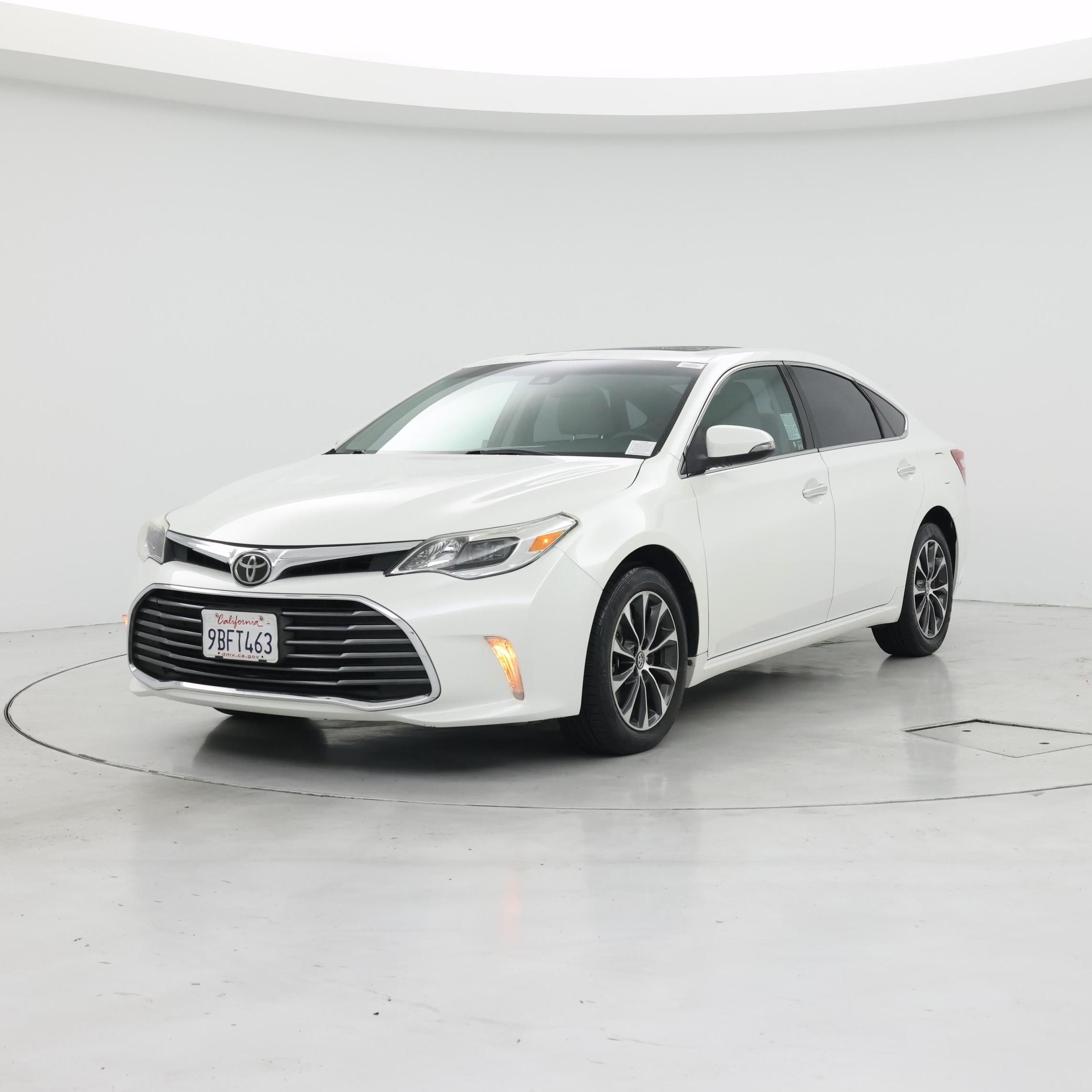Thumbnail: 2017 Toyota Avalon - 4