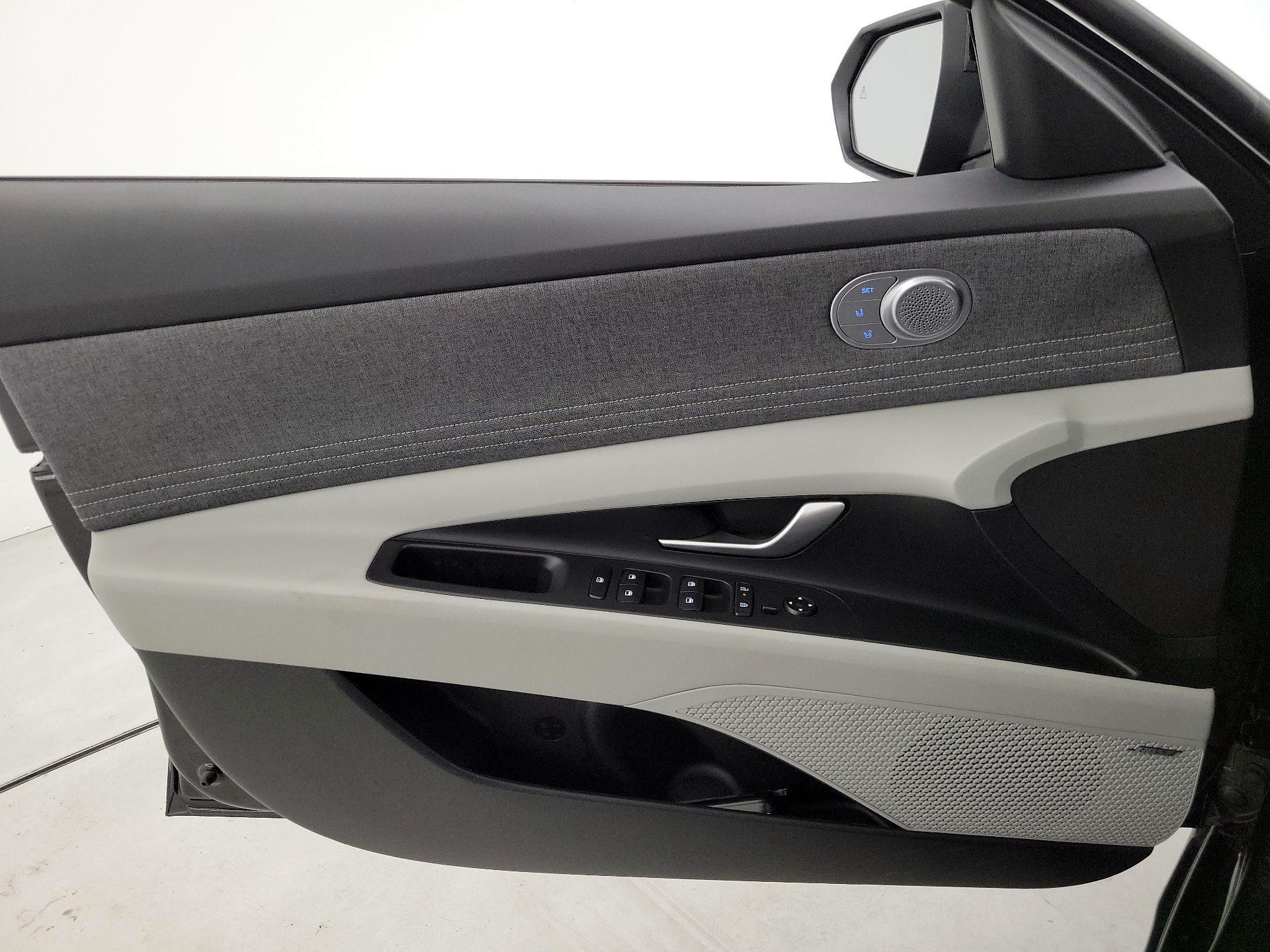 Thumbnail: 2024 Hyundai Elantra - 12
