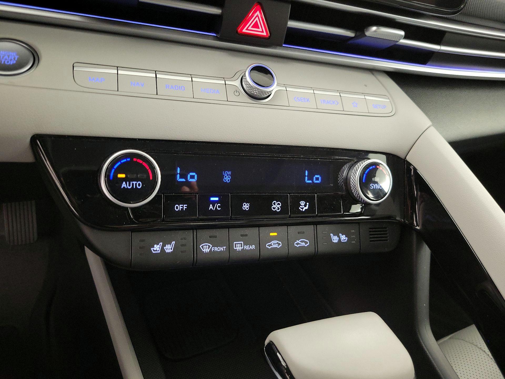 Thumbnail: 2024 Hyundai Elantra - 15