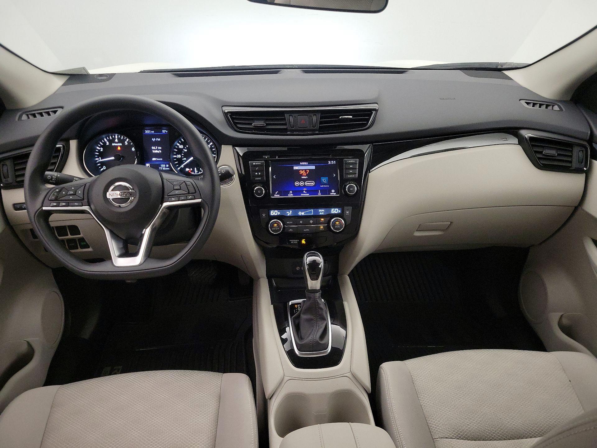 Thumbnail: 2020 Nissan Rogue Sport - 9