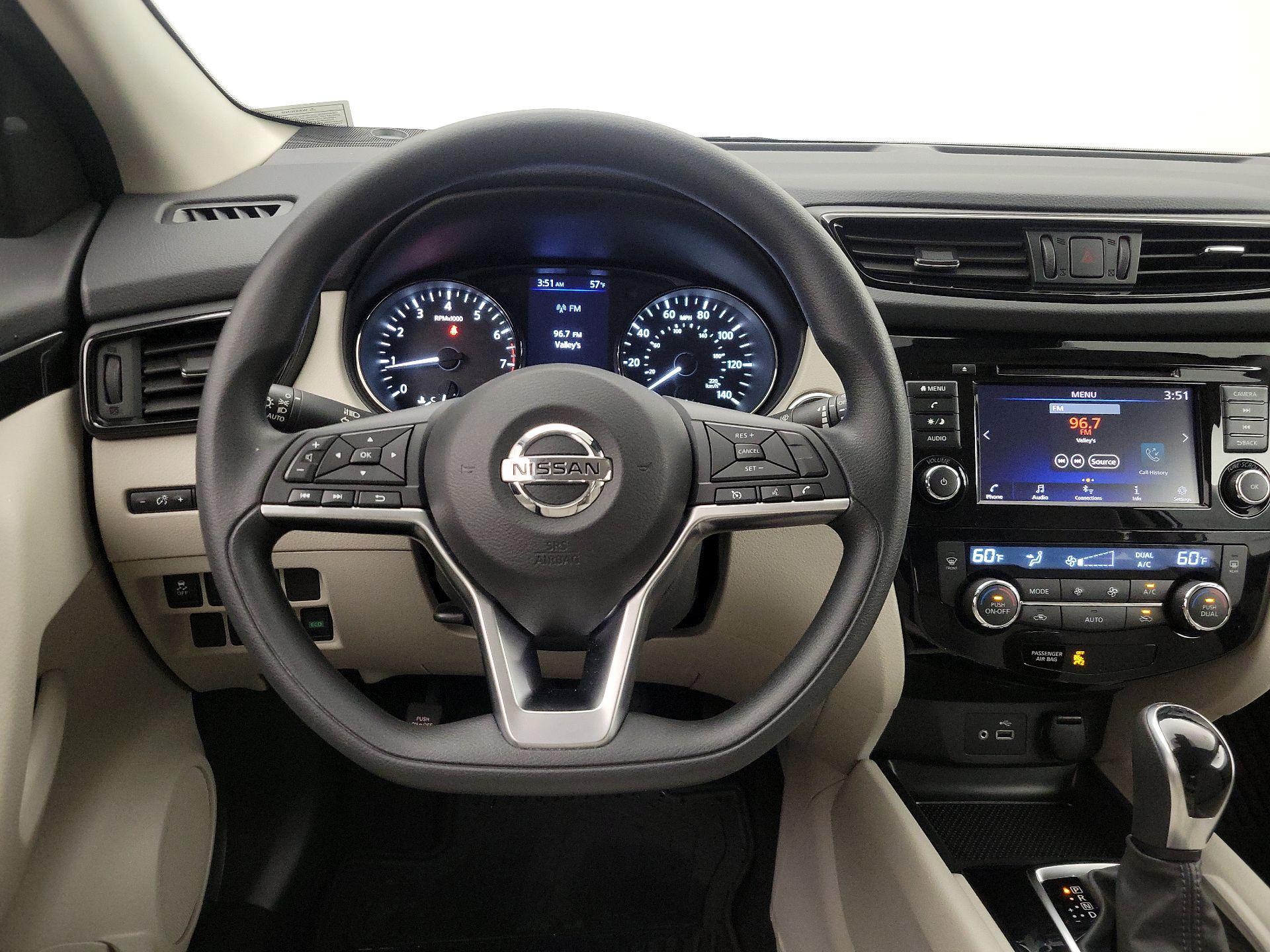 Thumbnail: 2020 Nissan Rogue Sport - 10