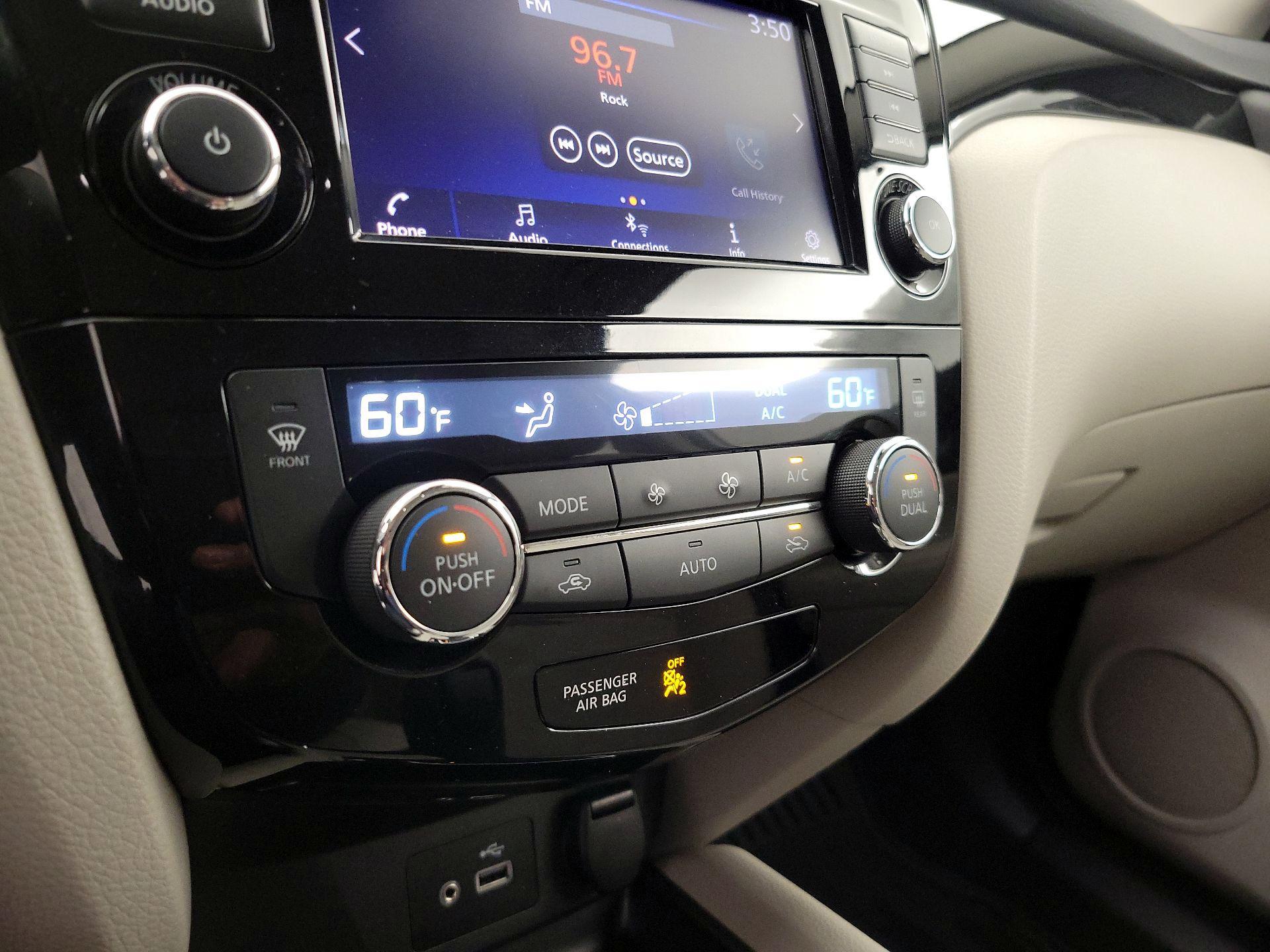 Thumbnail: 2020 Nissan Rogue Sport - 16