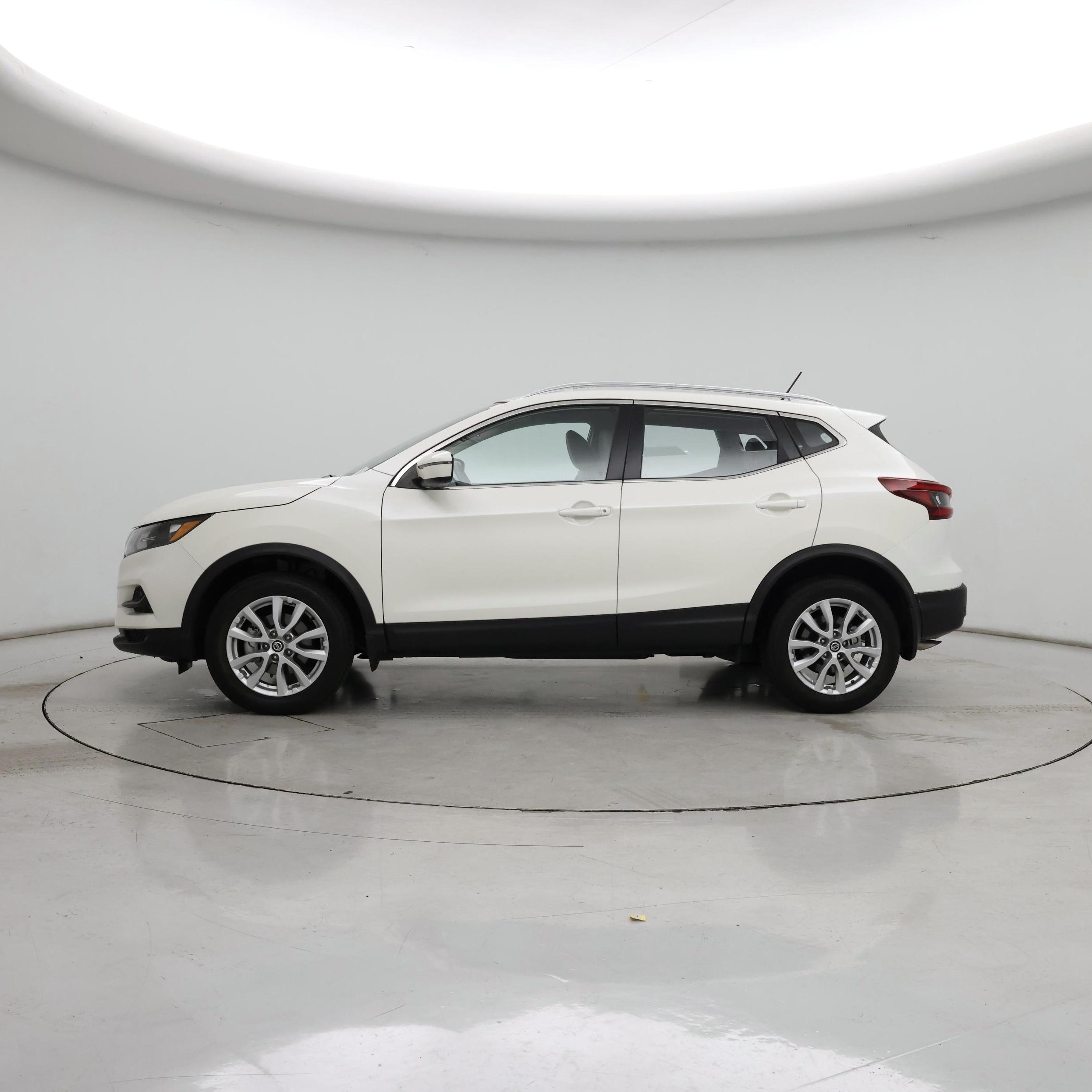 Thumbnail: 2020 Nissan Rogue Sport - 3