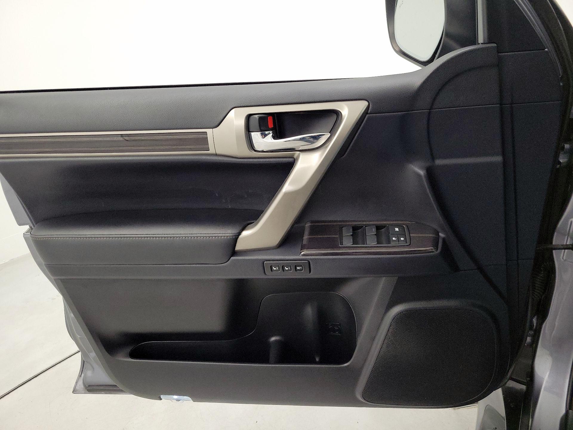 Thumbnail: 2021 Lexus GX - 12