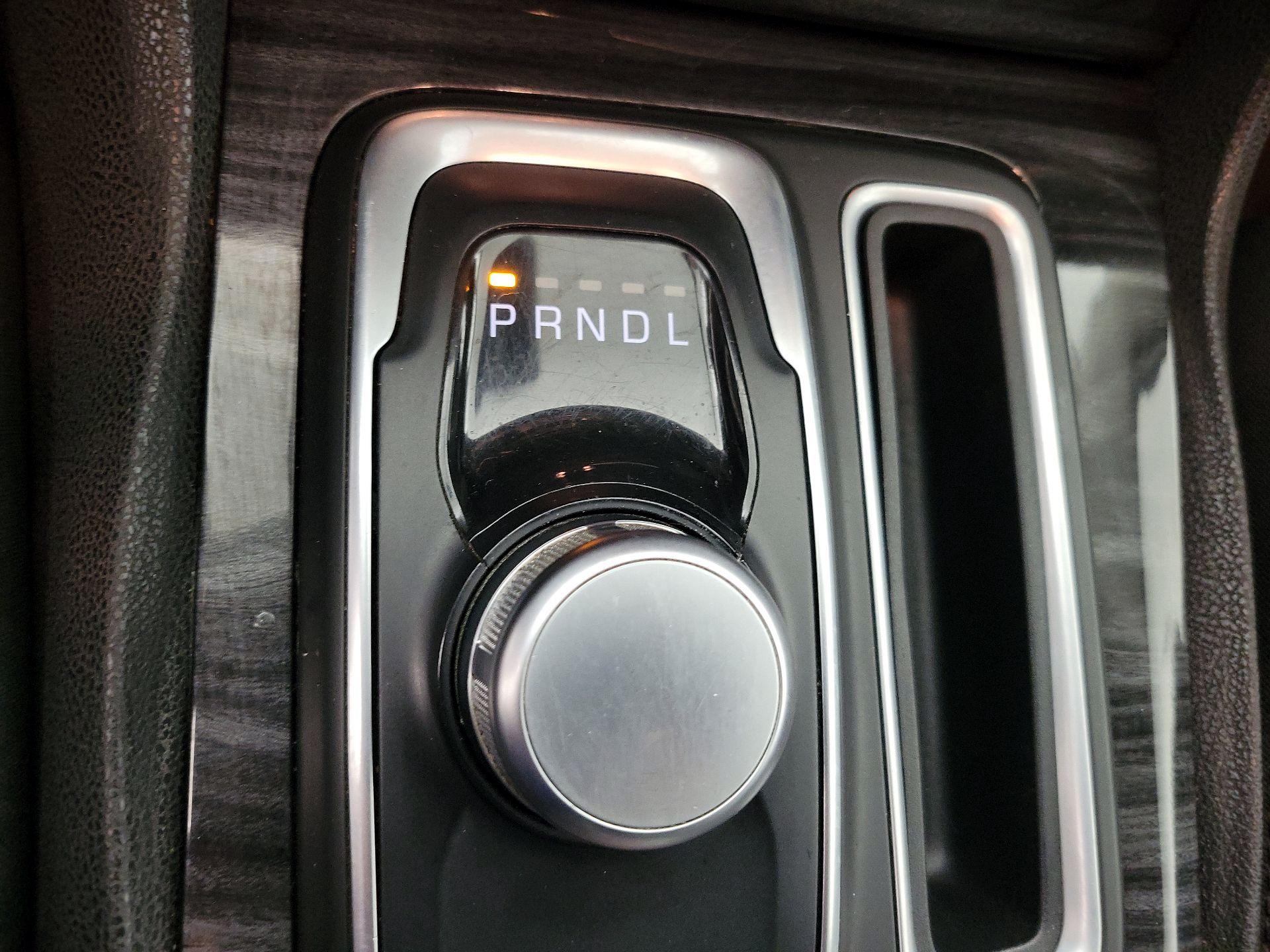 Thumbnail: 2016 Chrysler 300 - 16